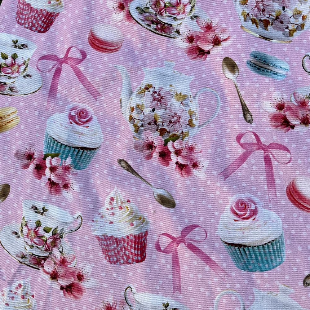 Handmade apron | adjustable straps | long waist ties | pocket | teaparty