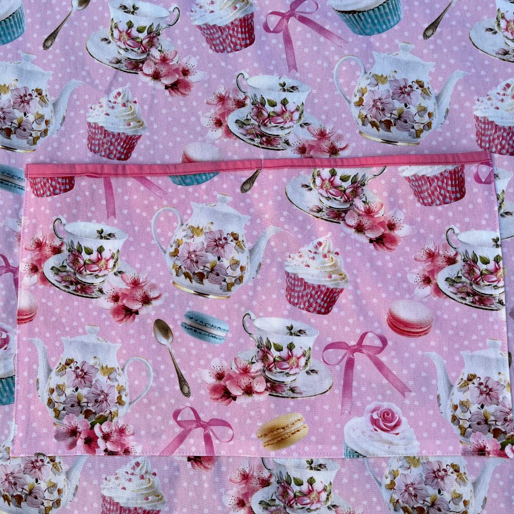 Handmade apron | adjustable straps | long waist ties | pocket | teaparty
