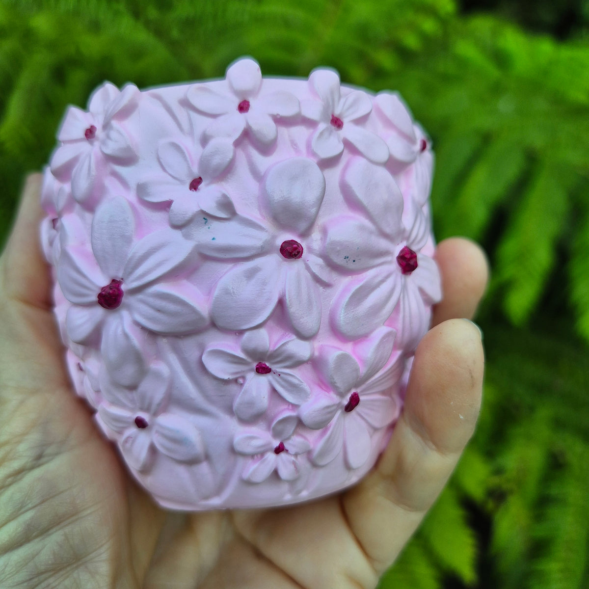 Concrete soy wax 3D daisy tub candle scented with gardenia