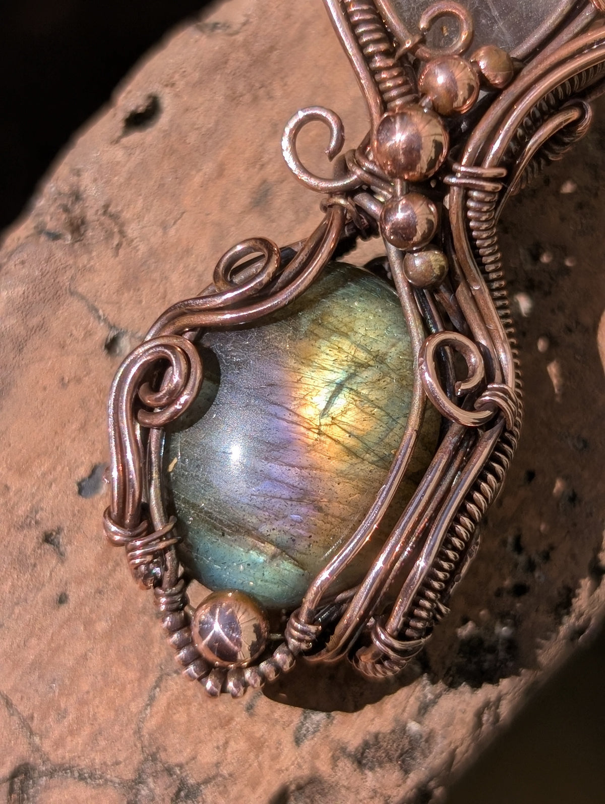 | Sold | Hora - Labradorite & Quartz in Copper