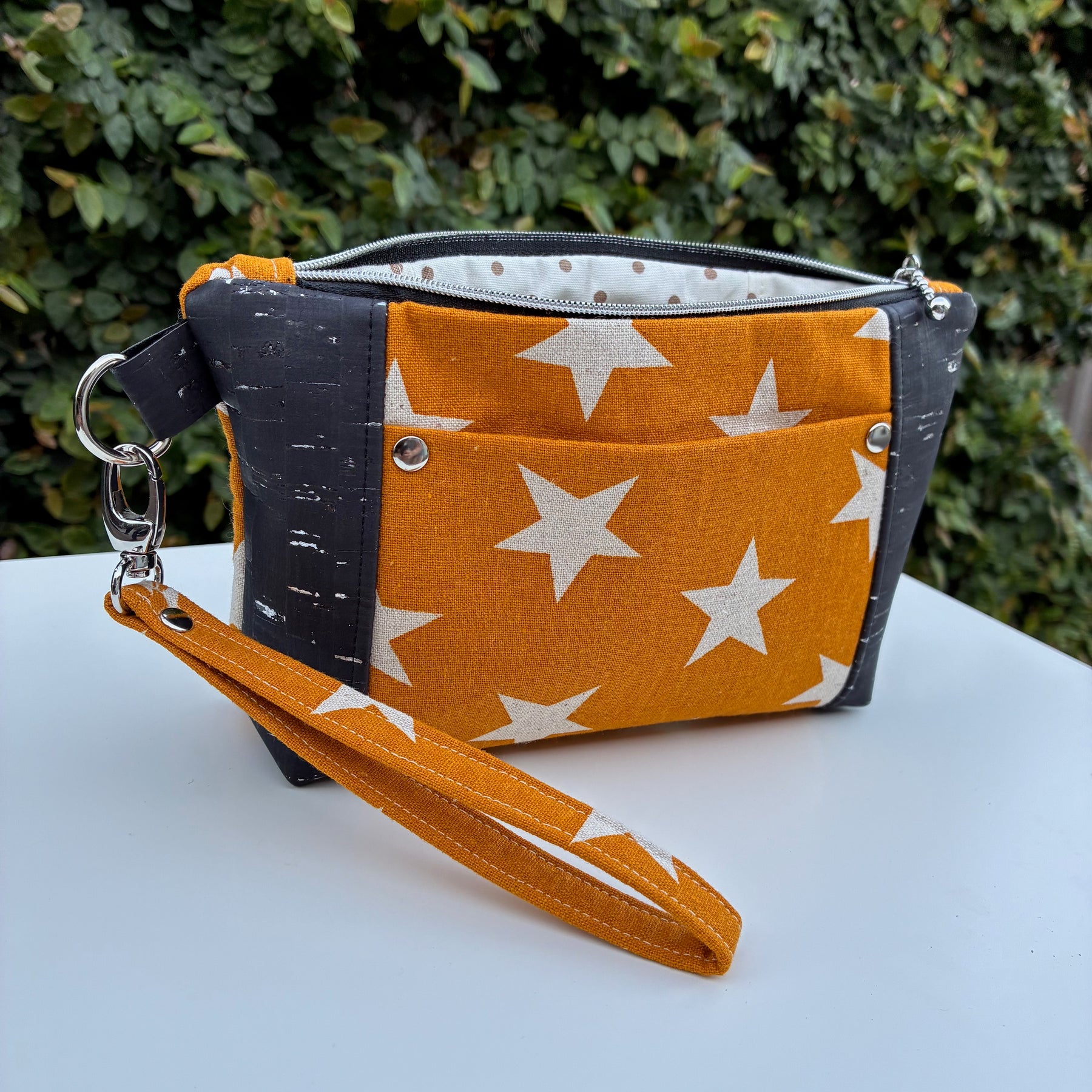 Norfolk Pouch - Cream stars on mustard