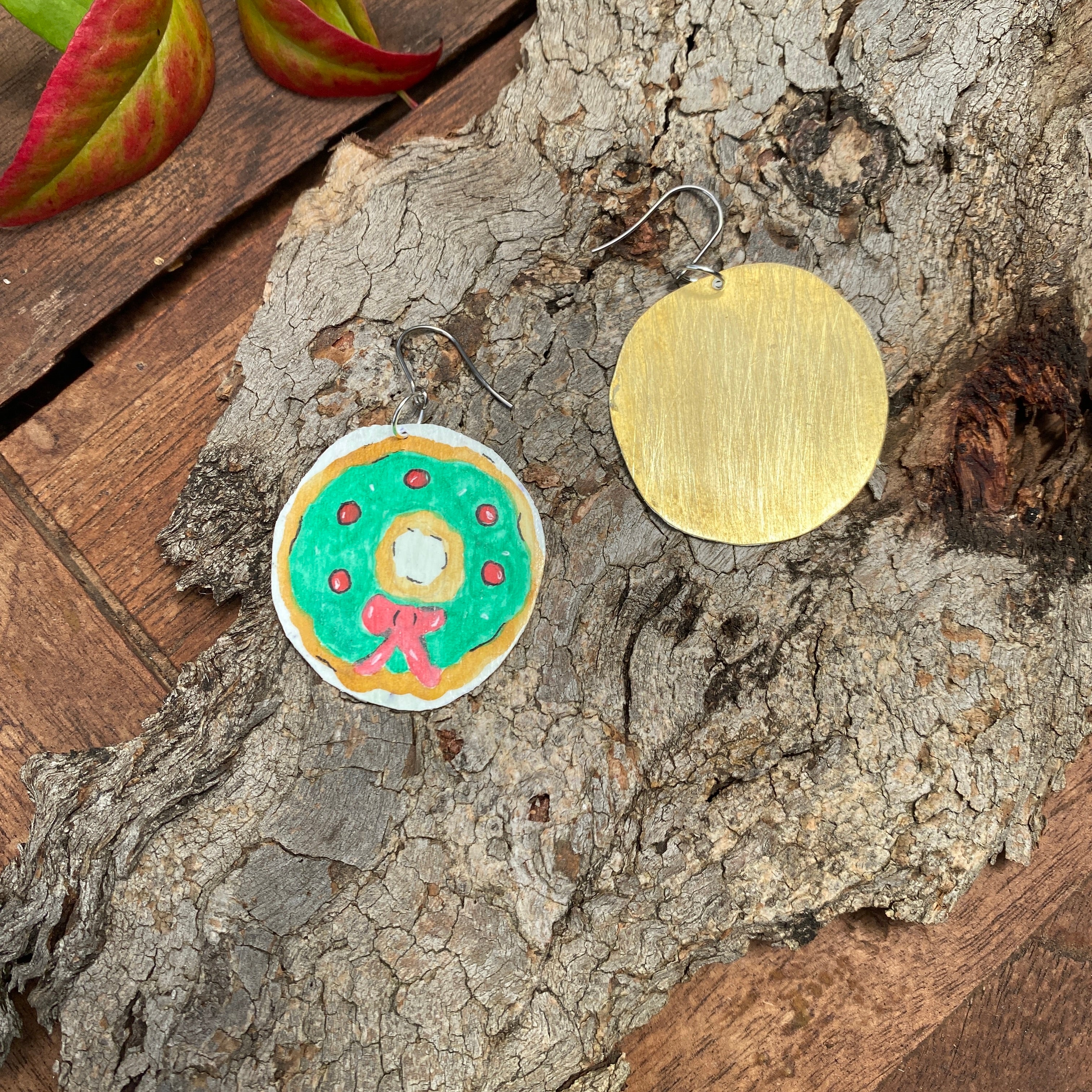 Christmas Wreath Earrings – Hand-painted Brass Jewellery