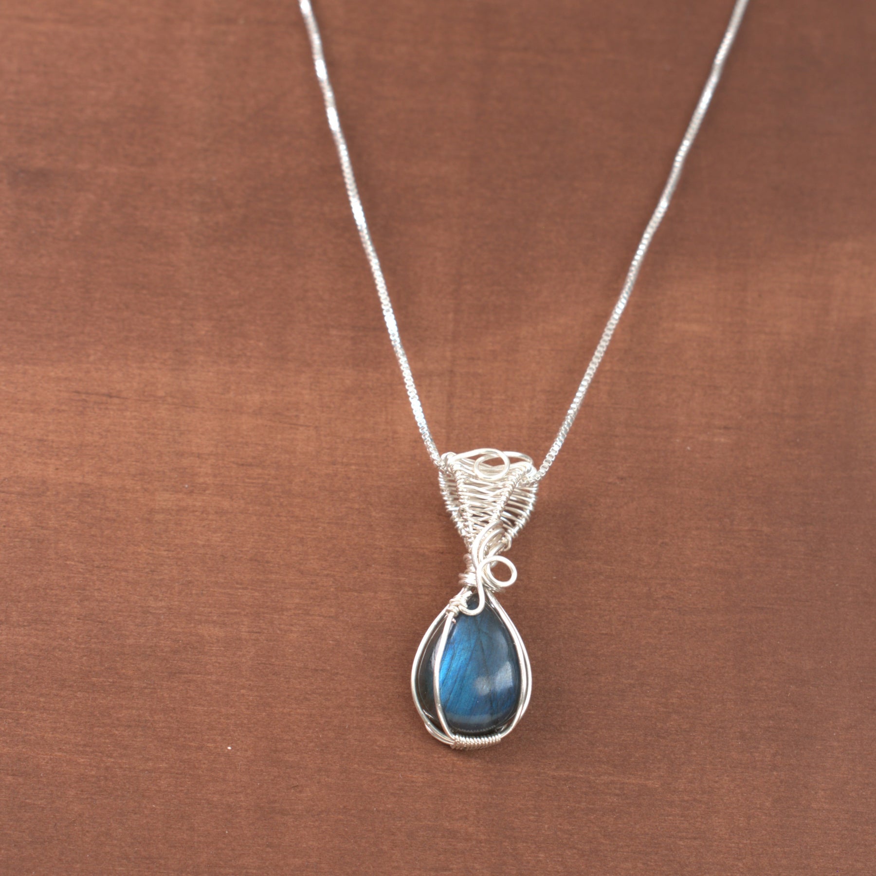 Blue Flash Labradorite Keepsake Pendant in Silver