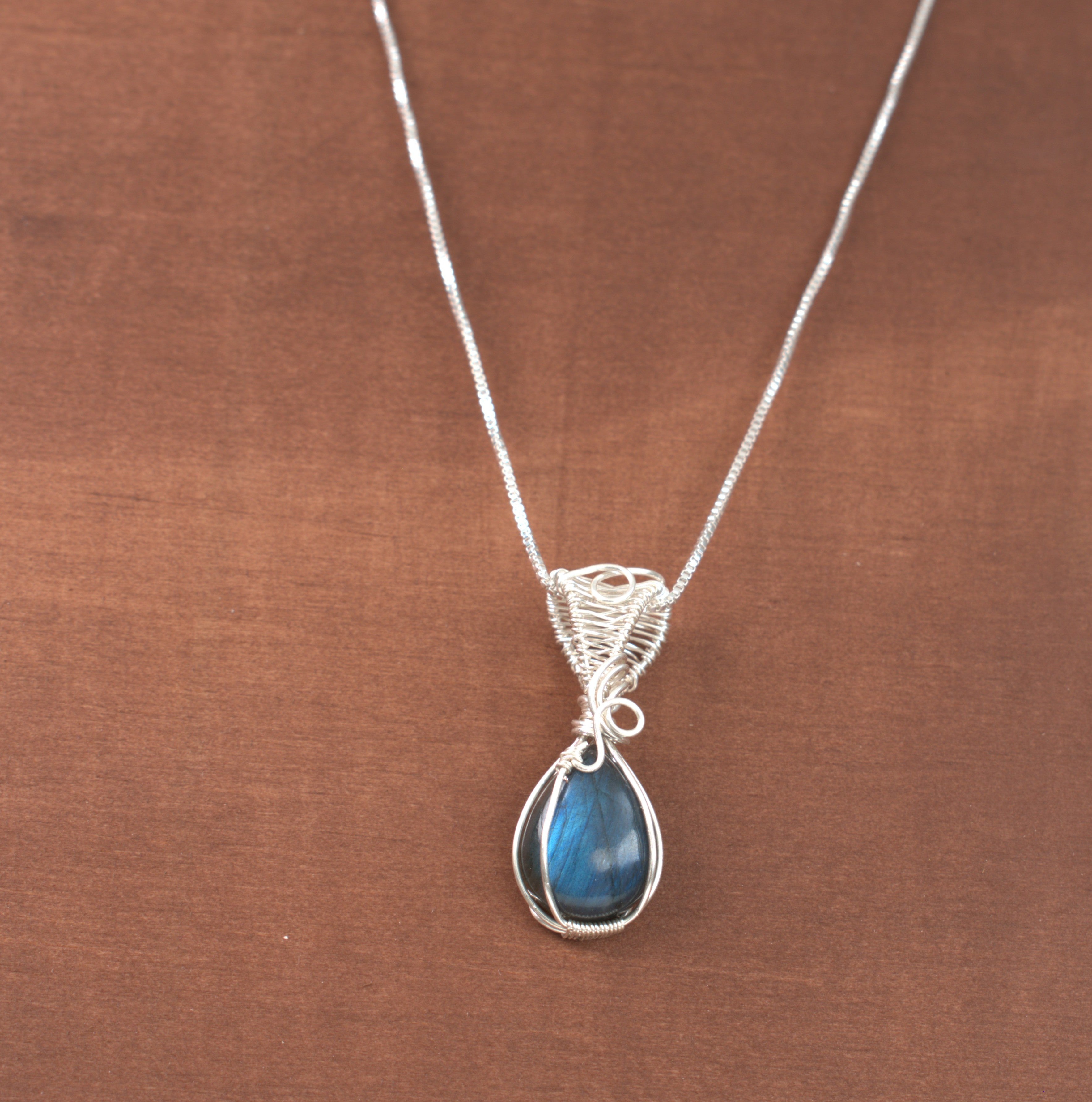 Blue Flash Labradorite Keepsake Pendant in Silver