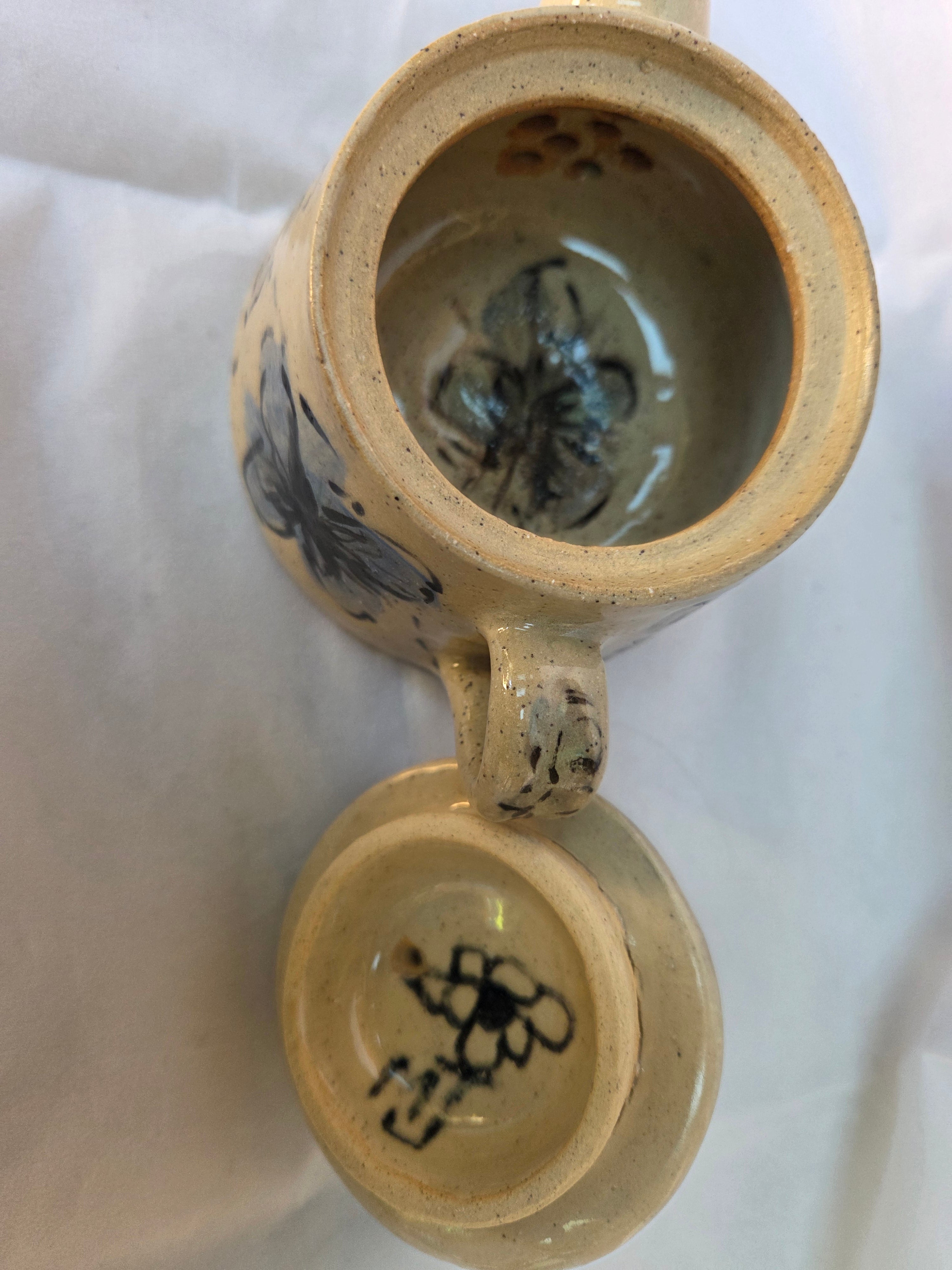 Small Japanese inspired ceramic One cup tea pot. Hand painted floral design. 10 x 9.5cm