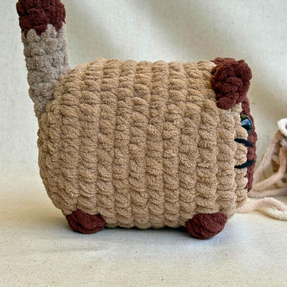 'SIMI' Crochet Loaf Cat - Brown Two-Tone
