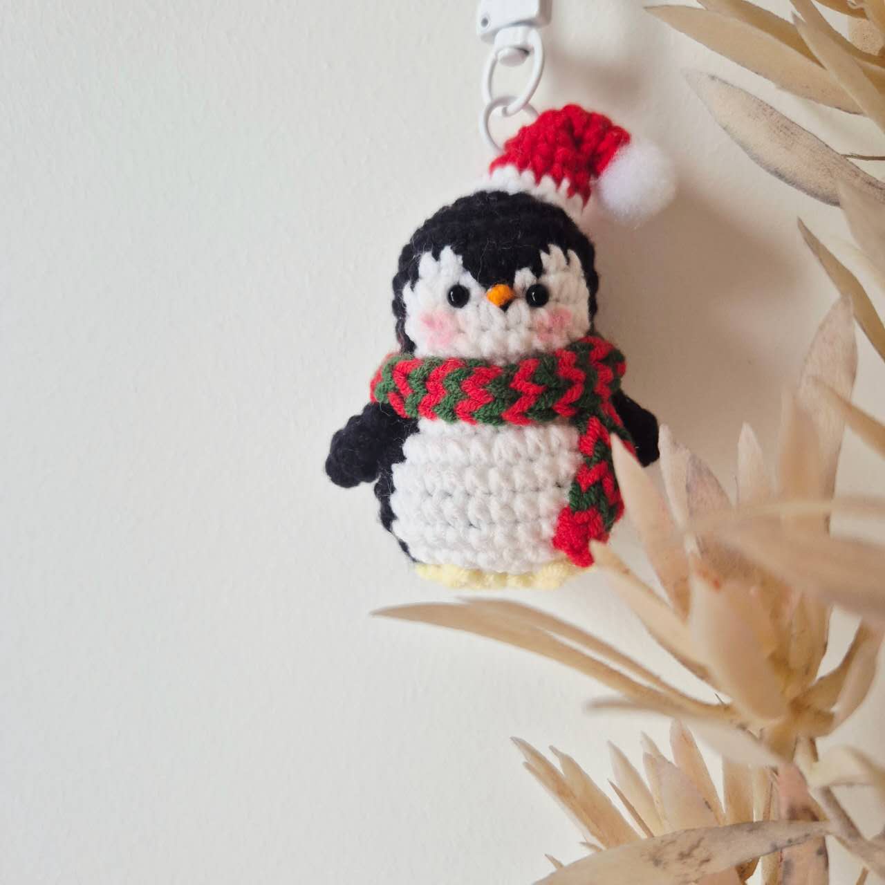 Christmas penguin crocheted keychain/bag charm/Christmas bauble
