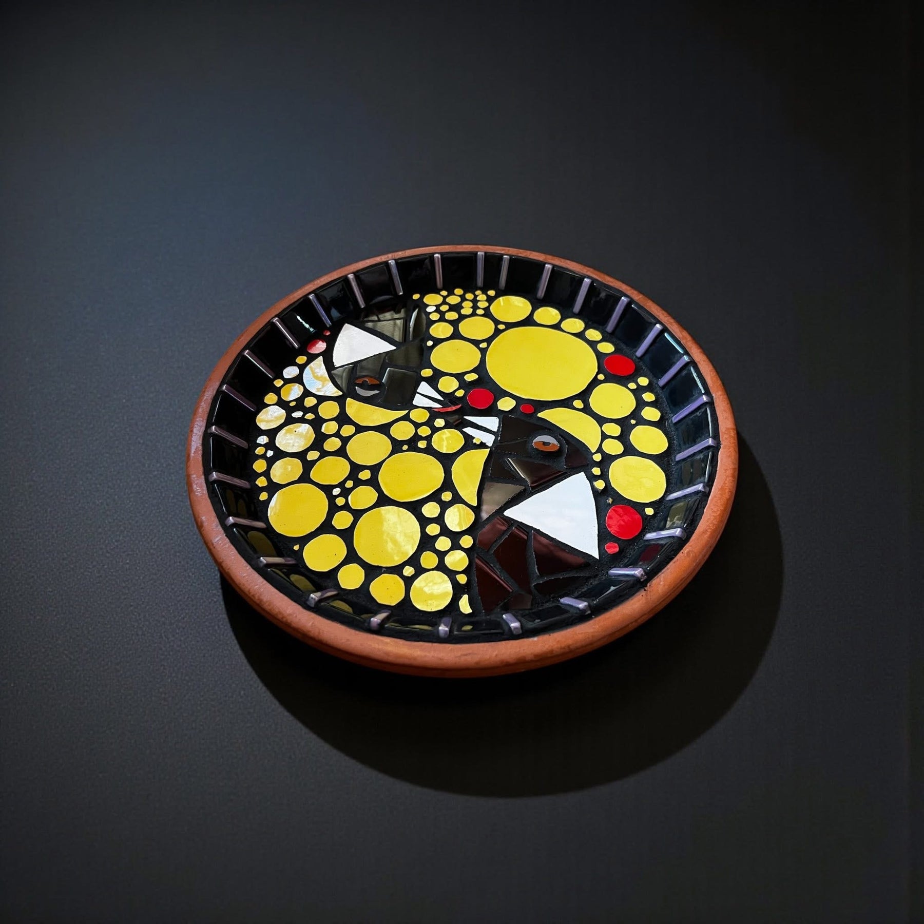 Mosaic Birdbath. Magpies.