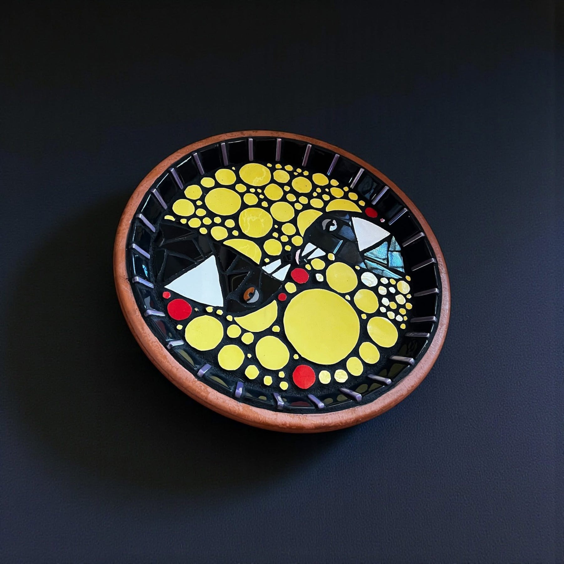 Mosaic Birdbath. Magpies.