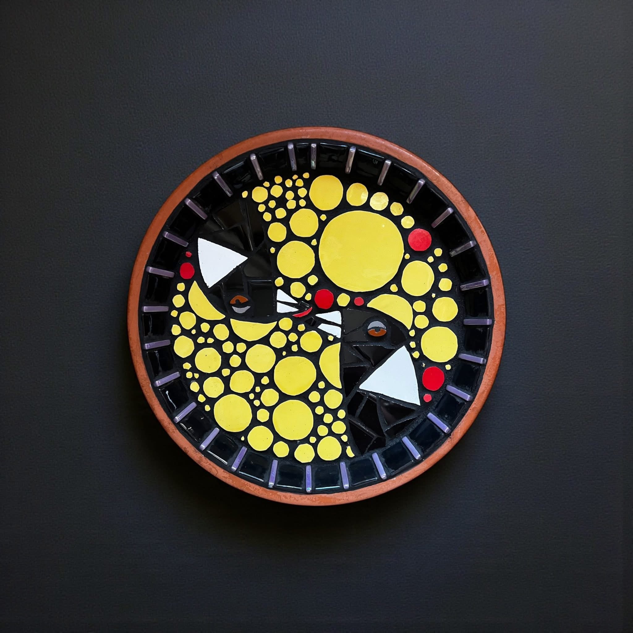 Mosaic Birdbath. Magpies.