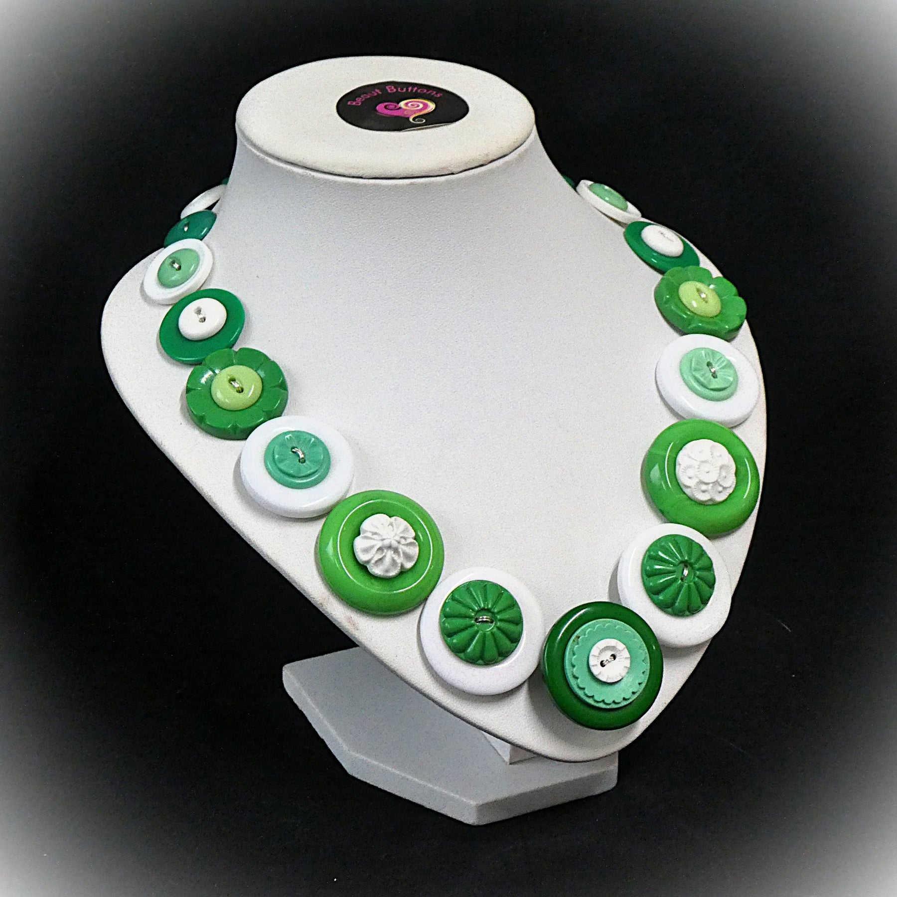 Button necklace - Green flowers