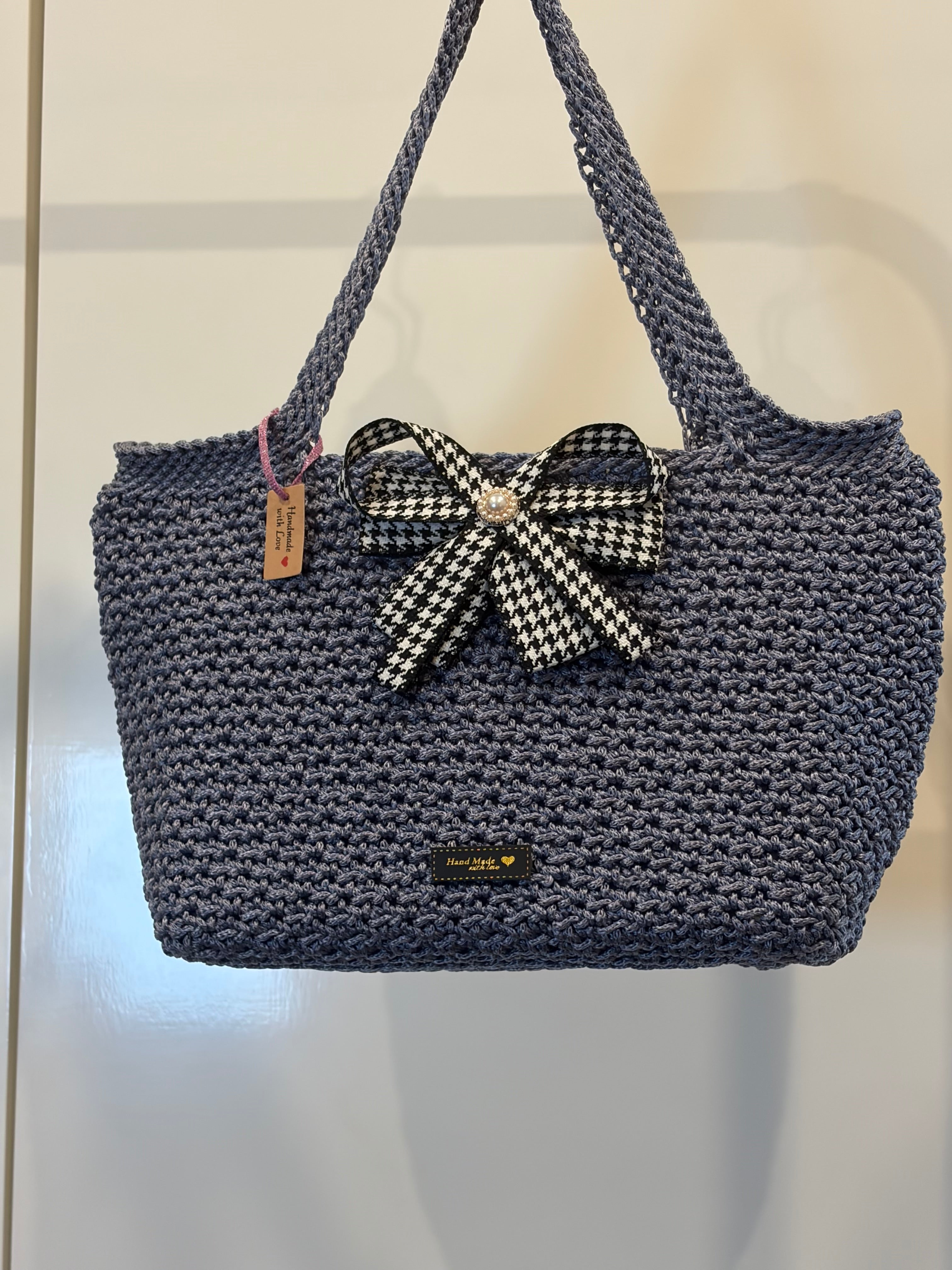No 27 Sweetheart Shopper Crocheted Blue