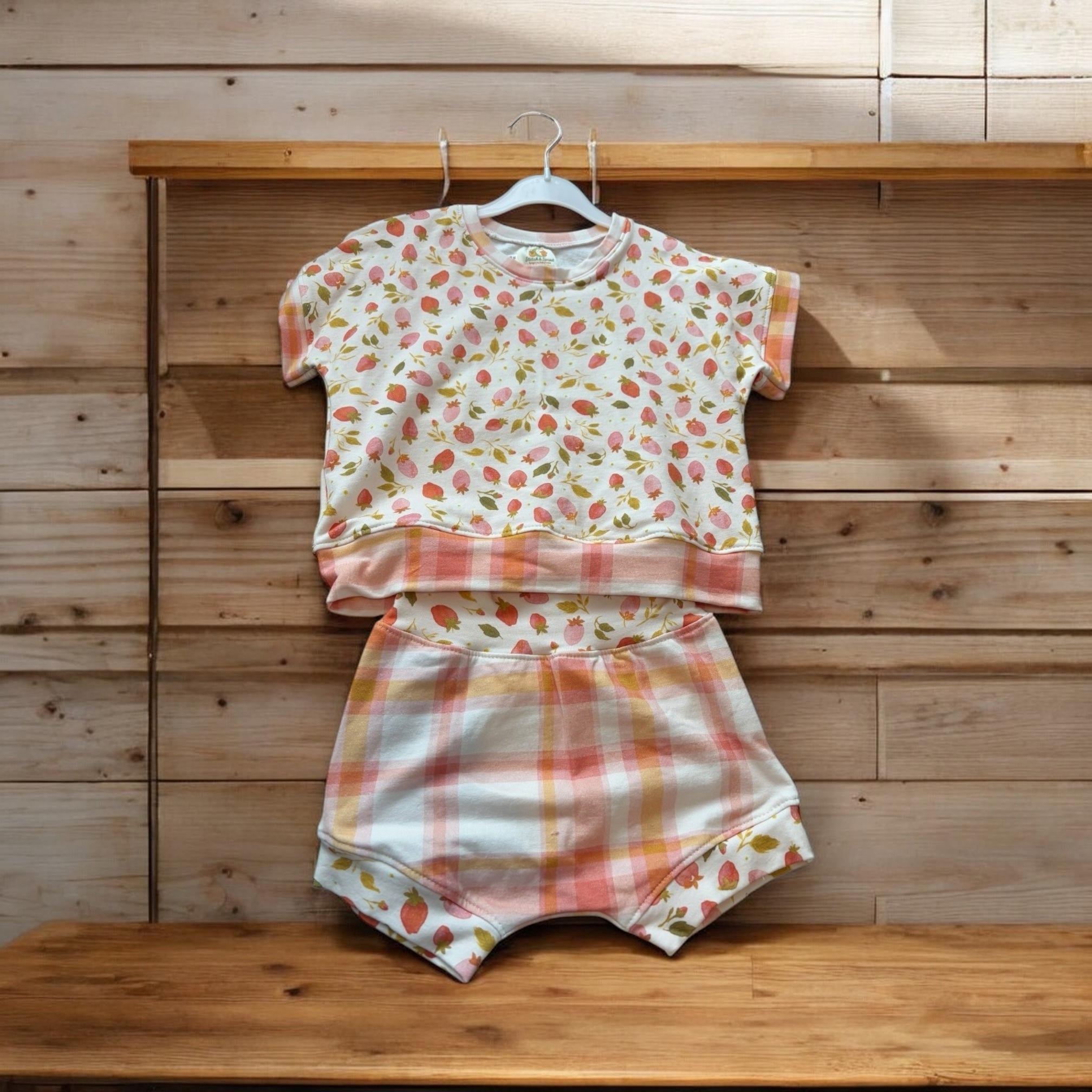 STRAWBERRY FIELDS TOP & BUMMIES