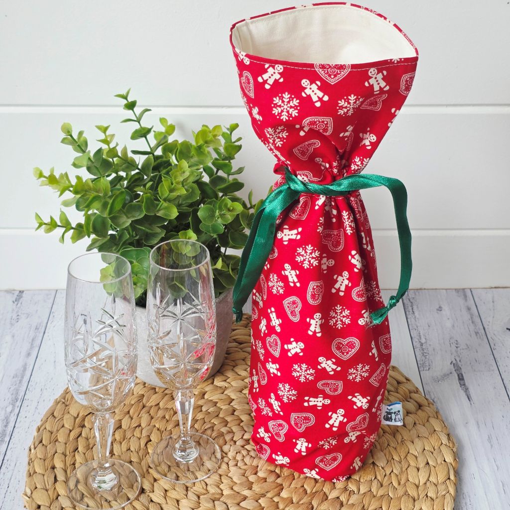 Lined Christmas Wine Bottle Bag – Because the Wrapping Should Be Part of the Gift