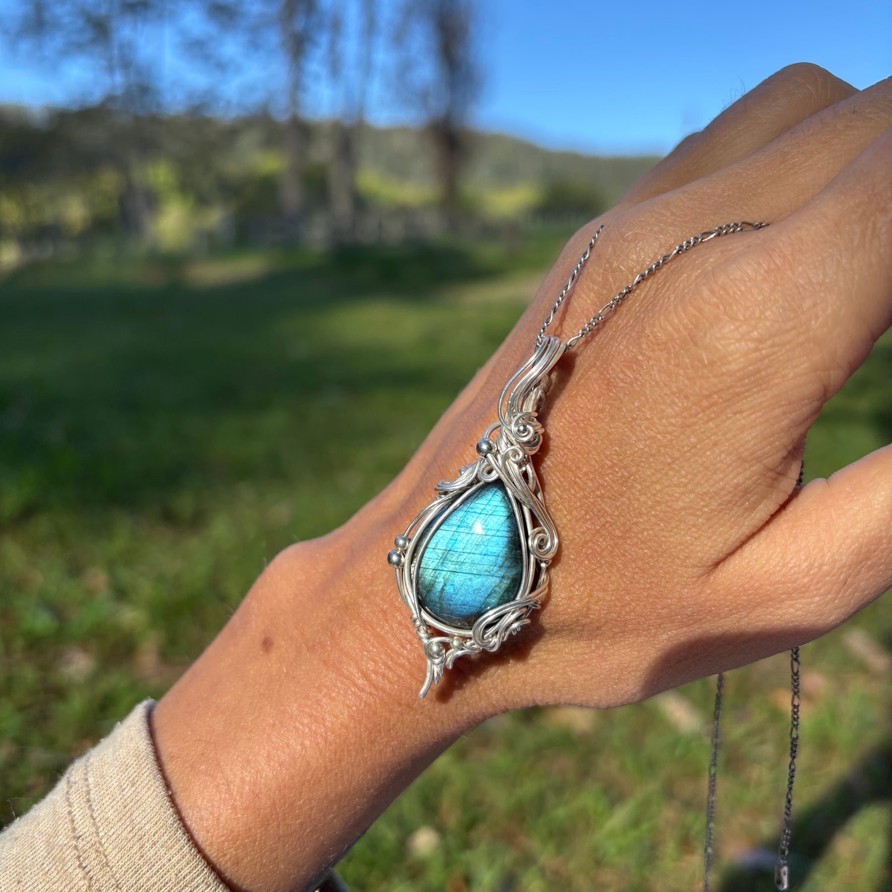 Simple silver labradorite wire wrap