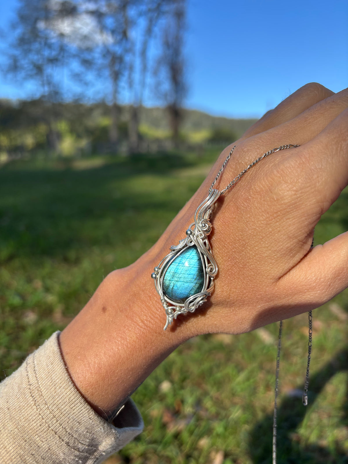 Simple silver labradorite wire wrap