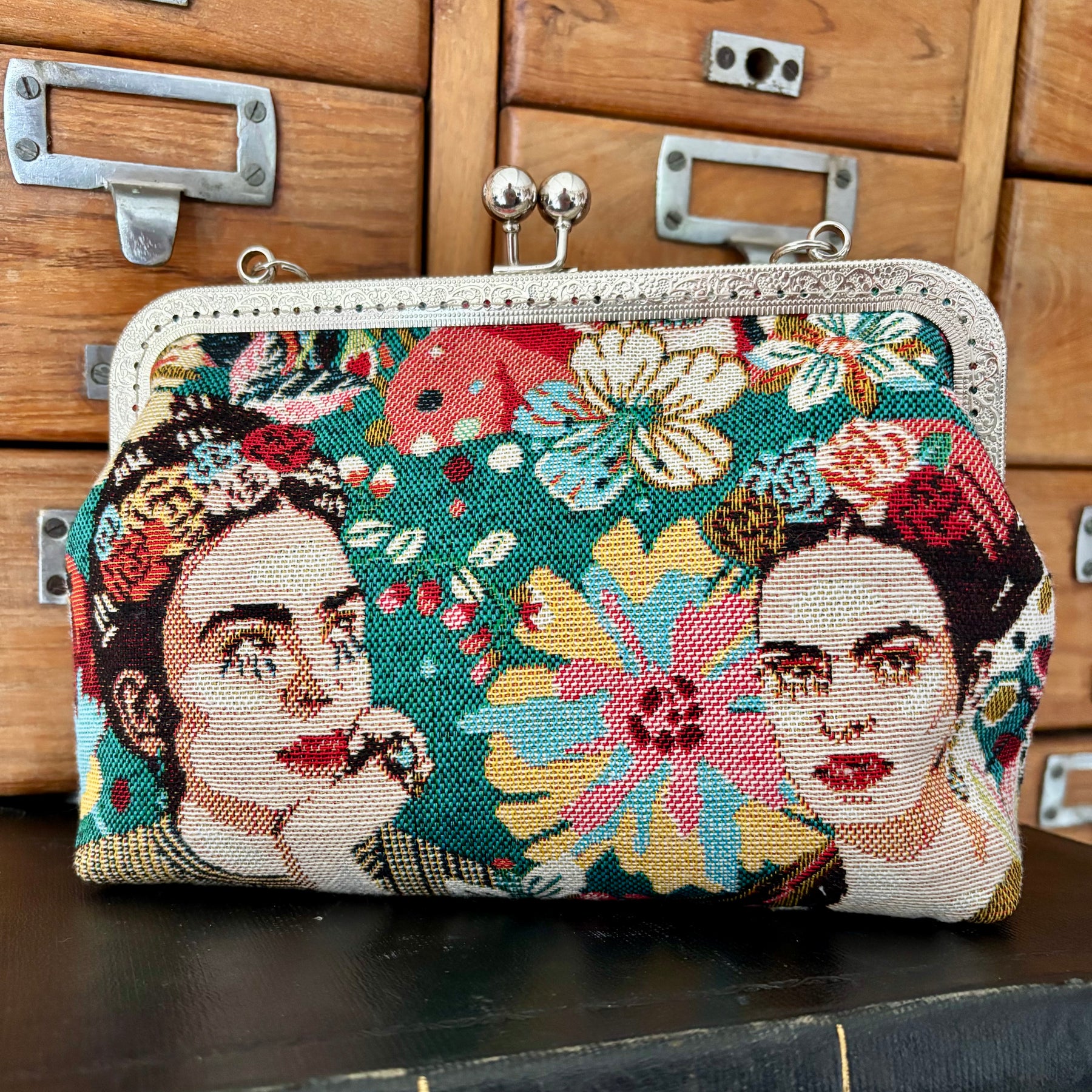 Kiss Lock Handbag - Frida Khalo