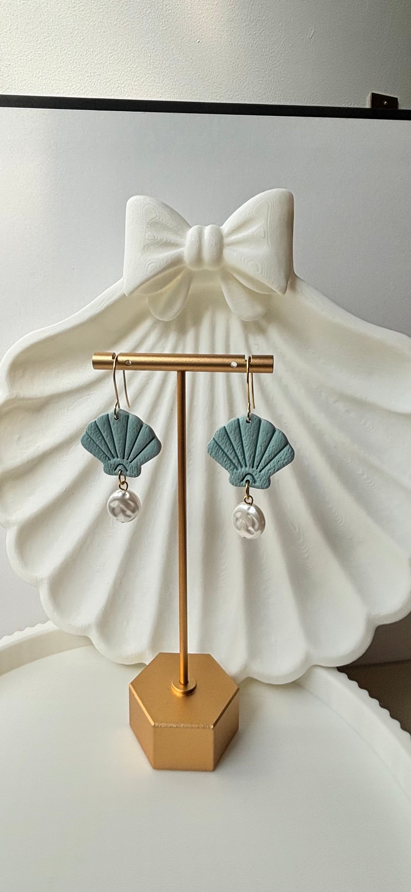 Seaside Stories | Shells & Pearls Dangle Earrings