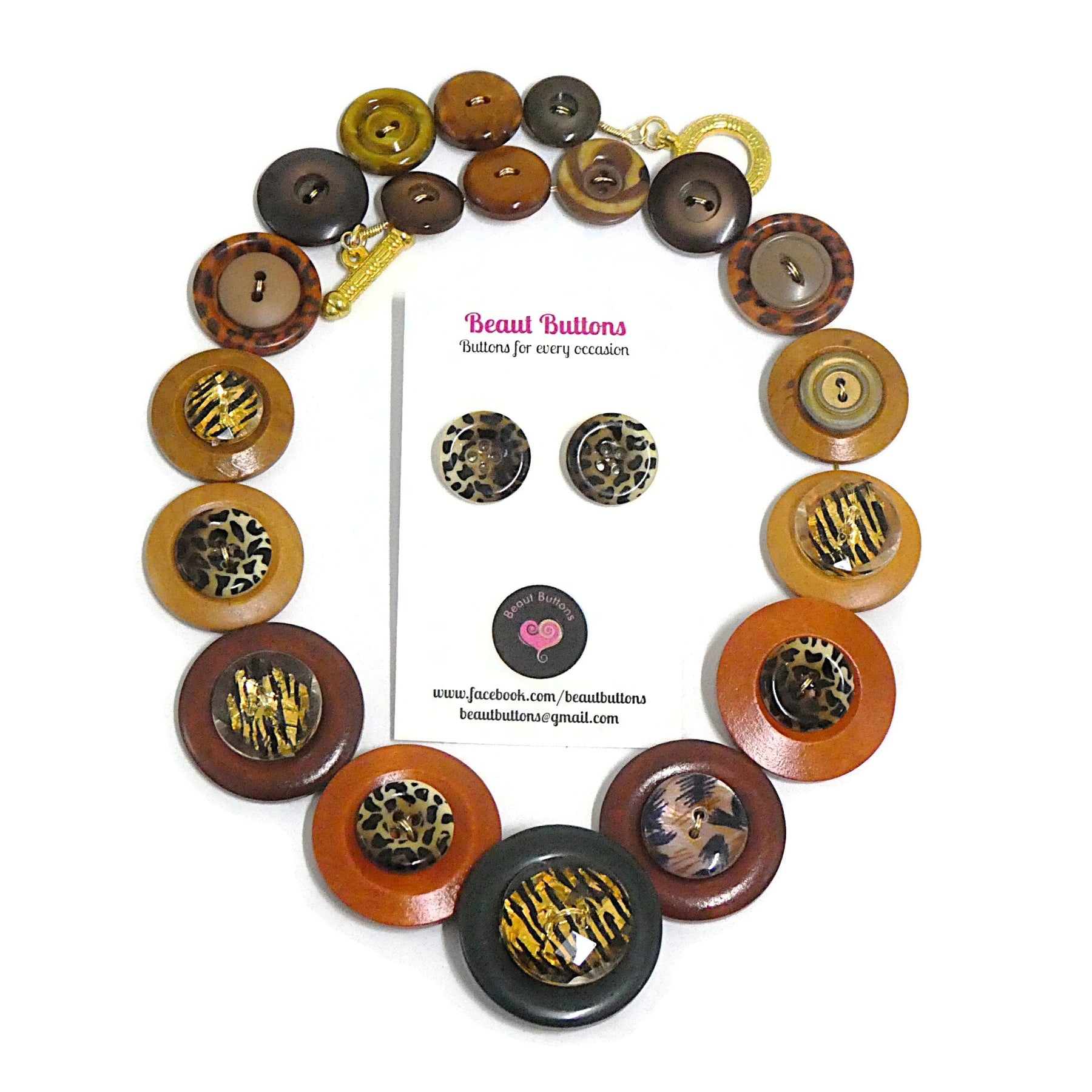 Button necklace and earrings - On Safari