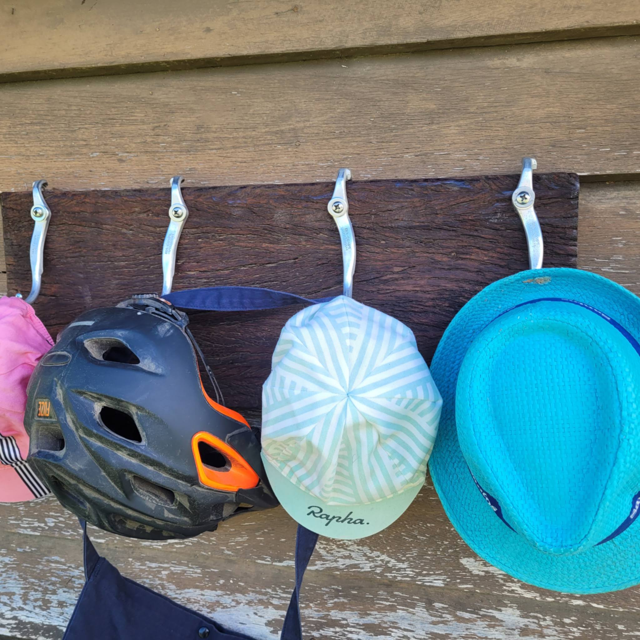 4 hook custom wall mounted recycled coat Hat hanger