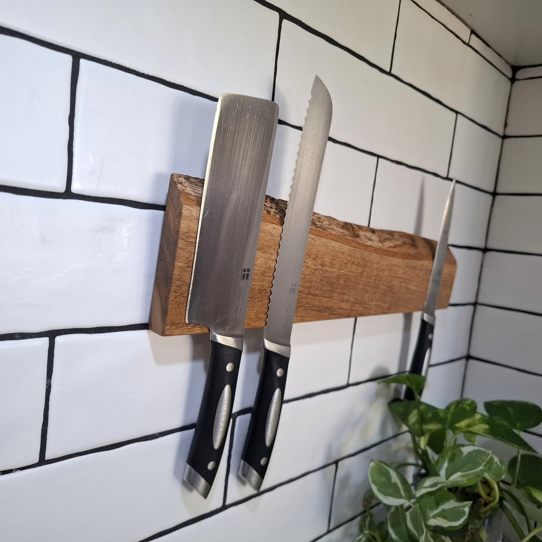 Handmade Wooden Magnetic Knife Holder: Wall-Mounted Kitchen Rack