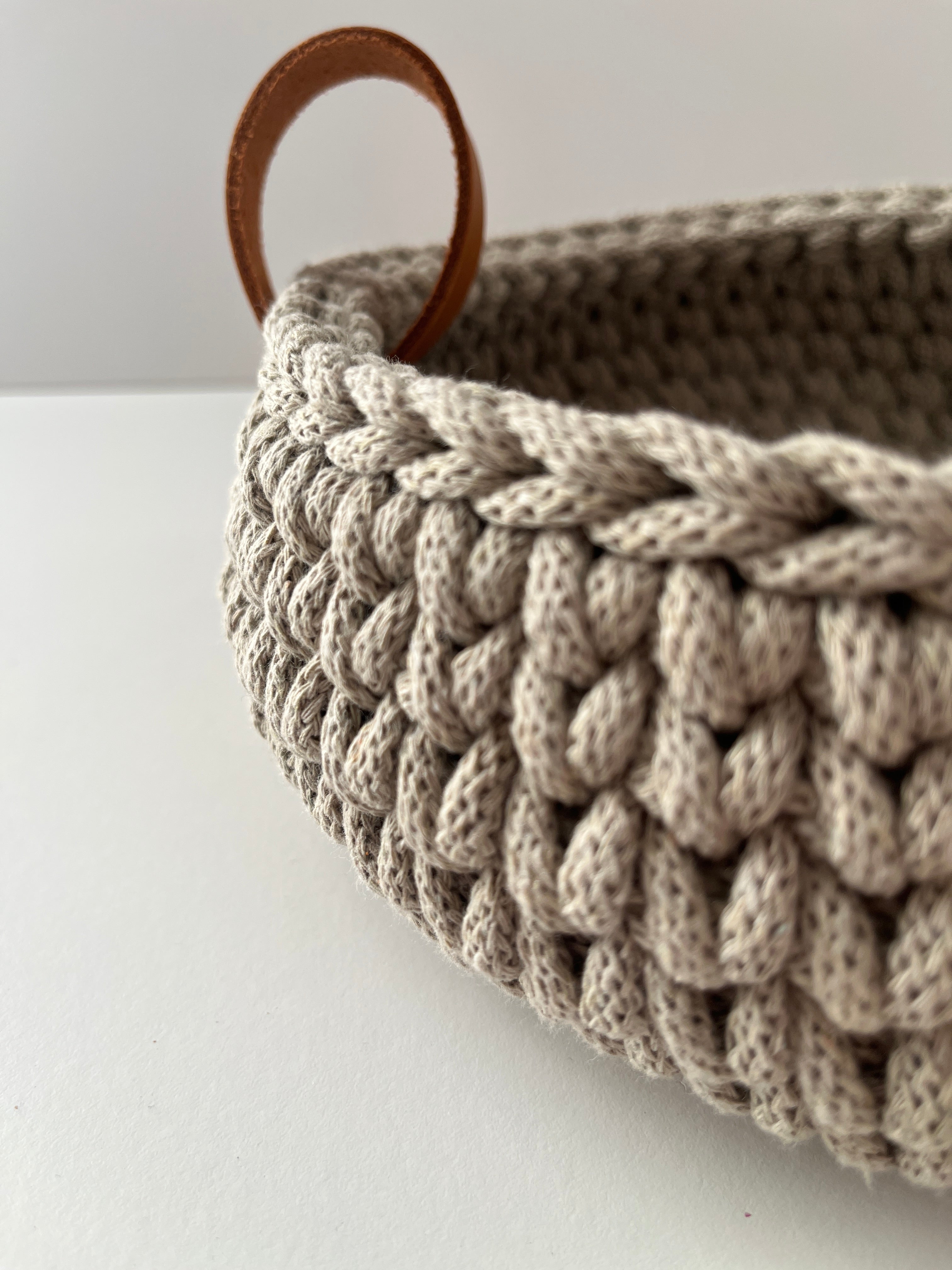 Crochet basket with handles - colour Pale Olive