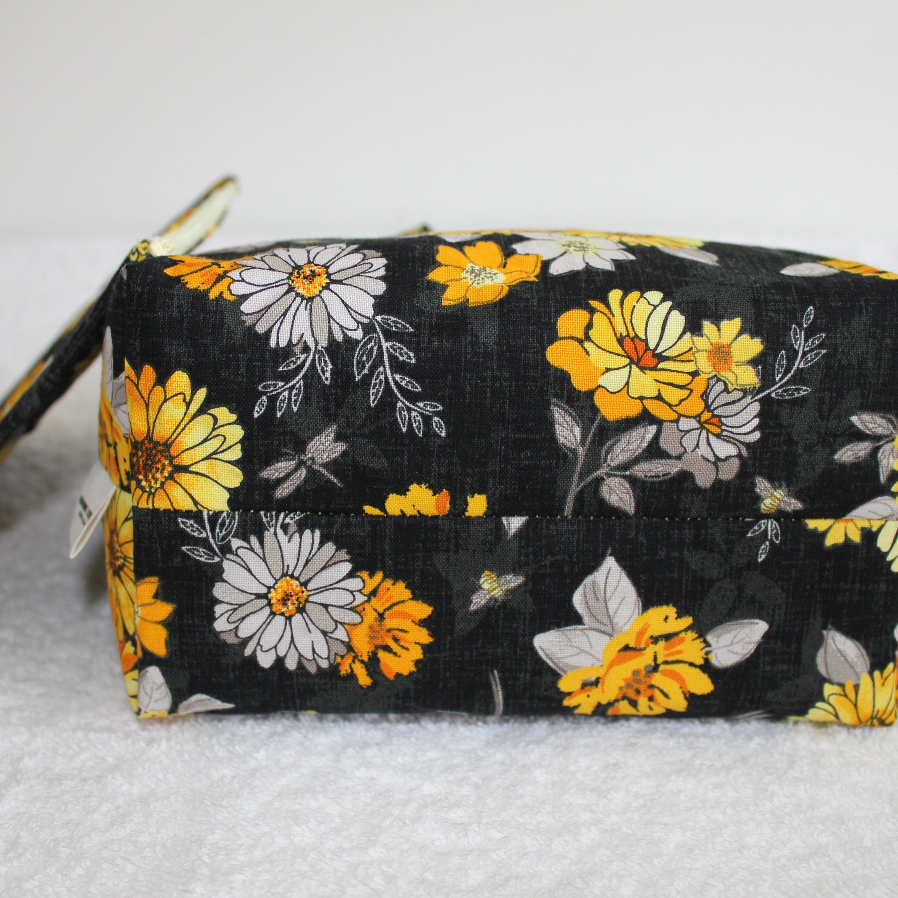 DAISIES – TINY TOTS TOTE BAG RANGE
