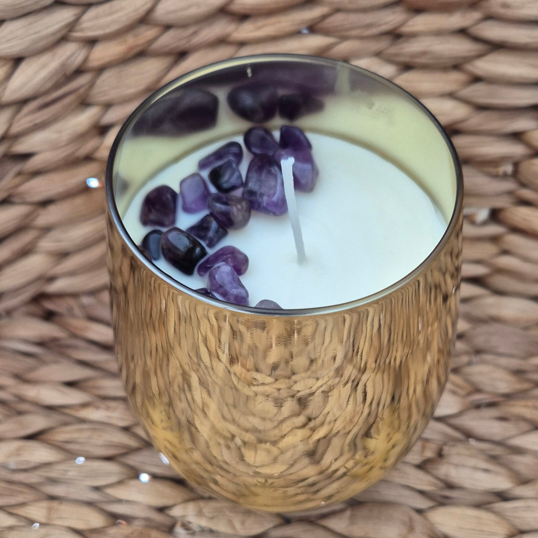 Gold stemless glass christmas candle with lavender and amethyst