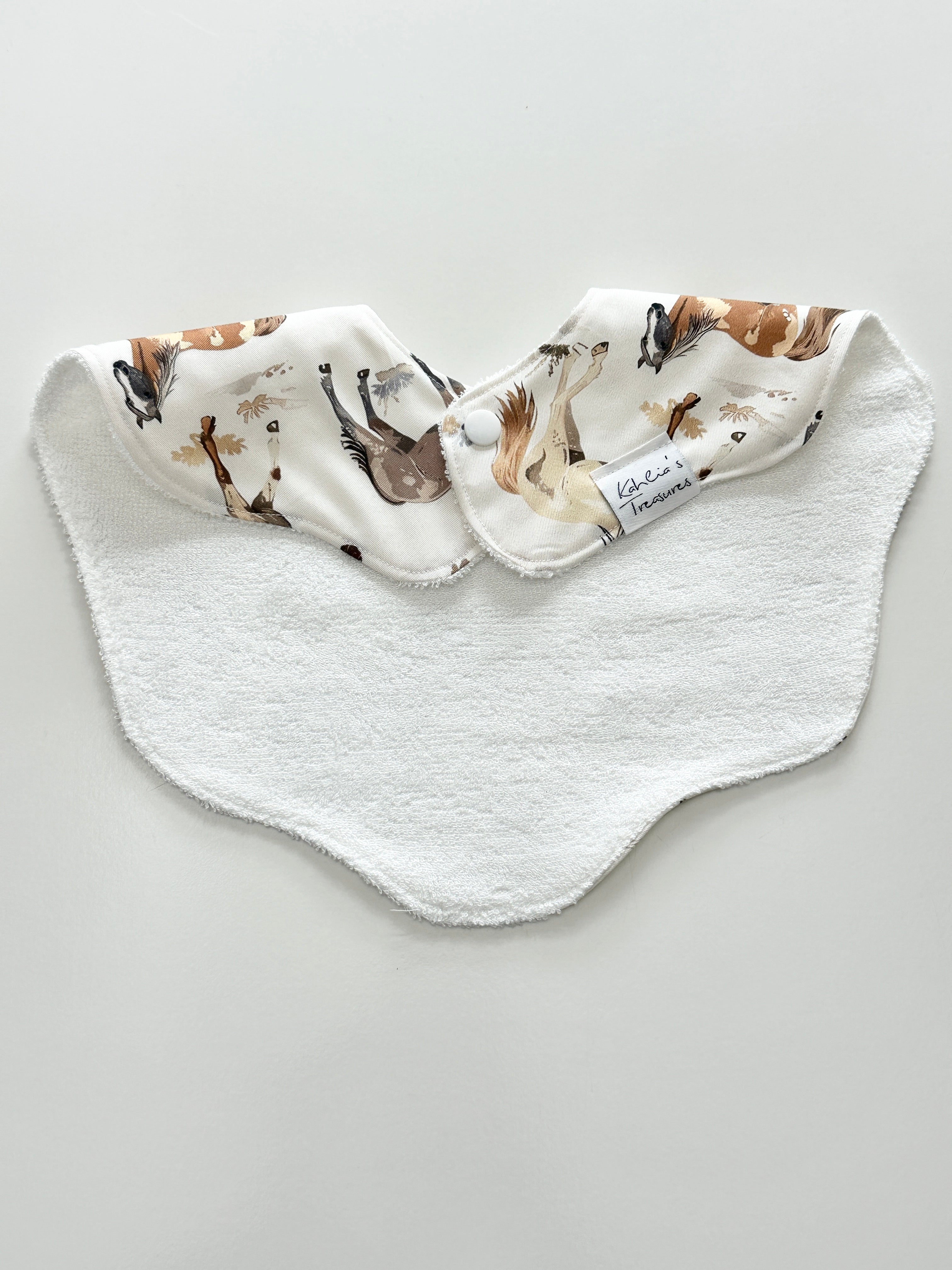 Horses scalloped bib