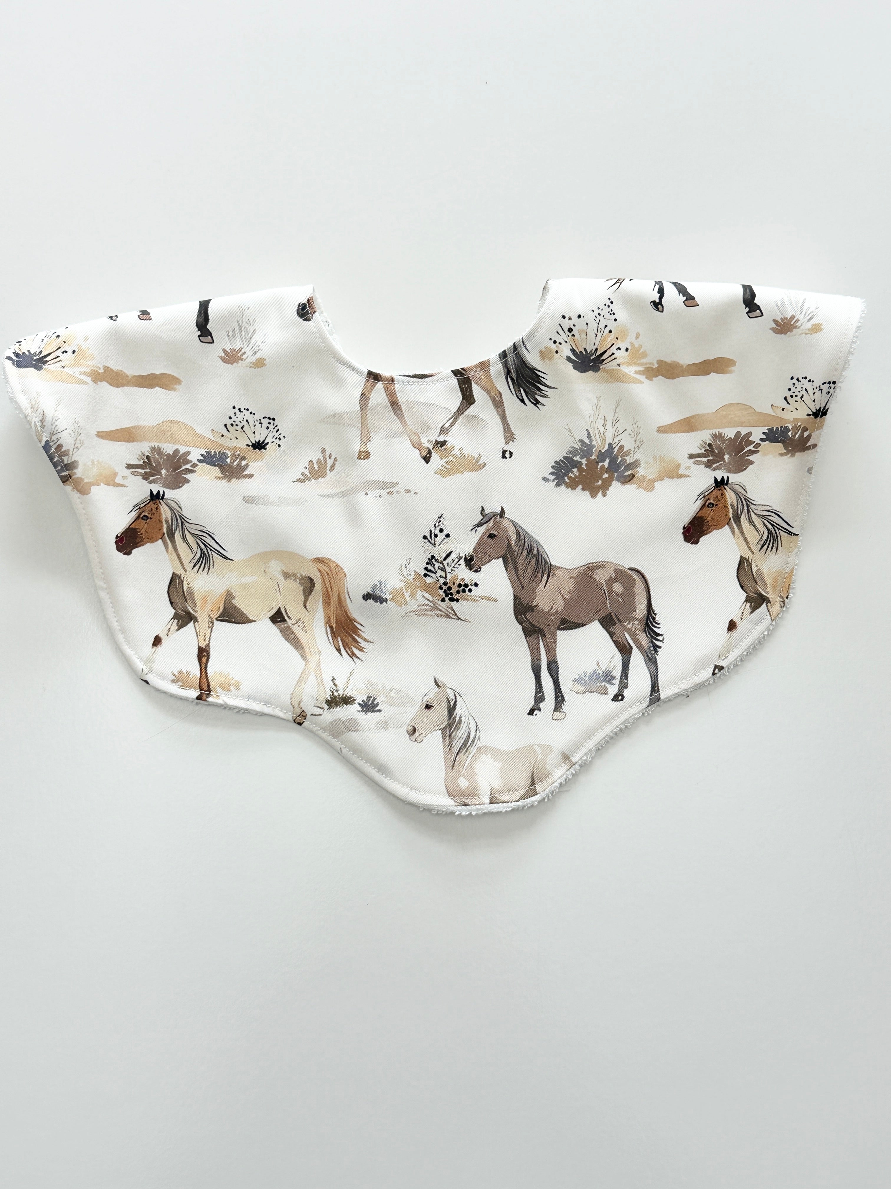 Horses scalloped bib