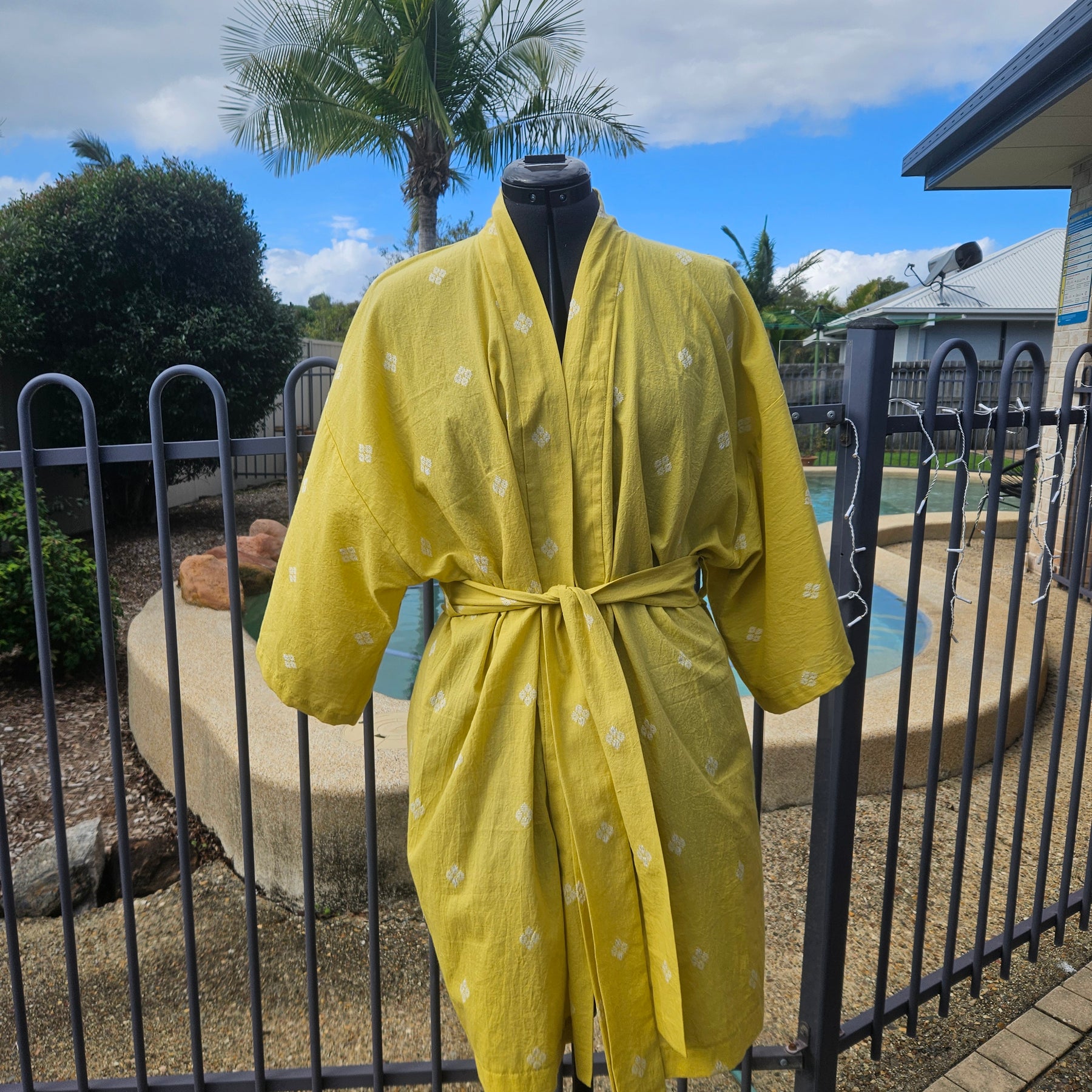 100% Cotton lightweight Dressing Gown in Lemon motif