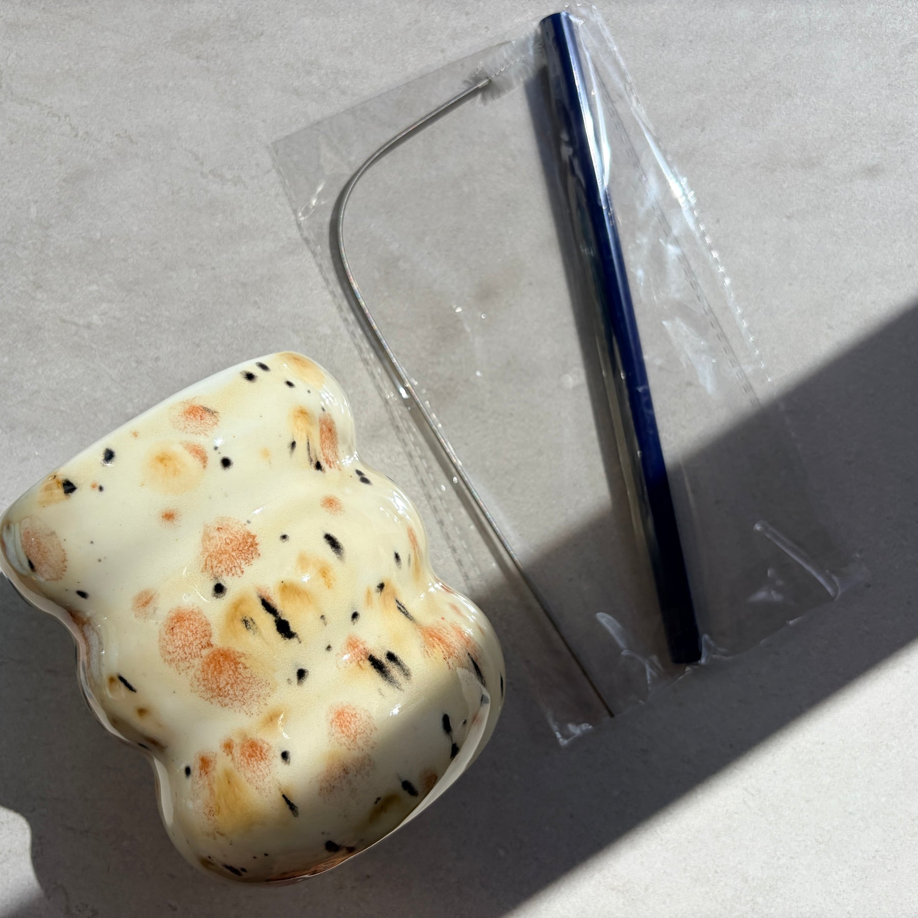 Handcrafted Porcelain Tumbler with Silicon Straw, 600mL Bubble Cup in Safari Glaze