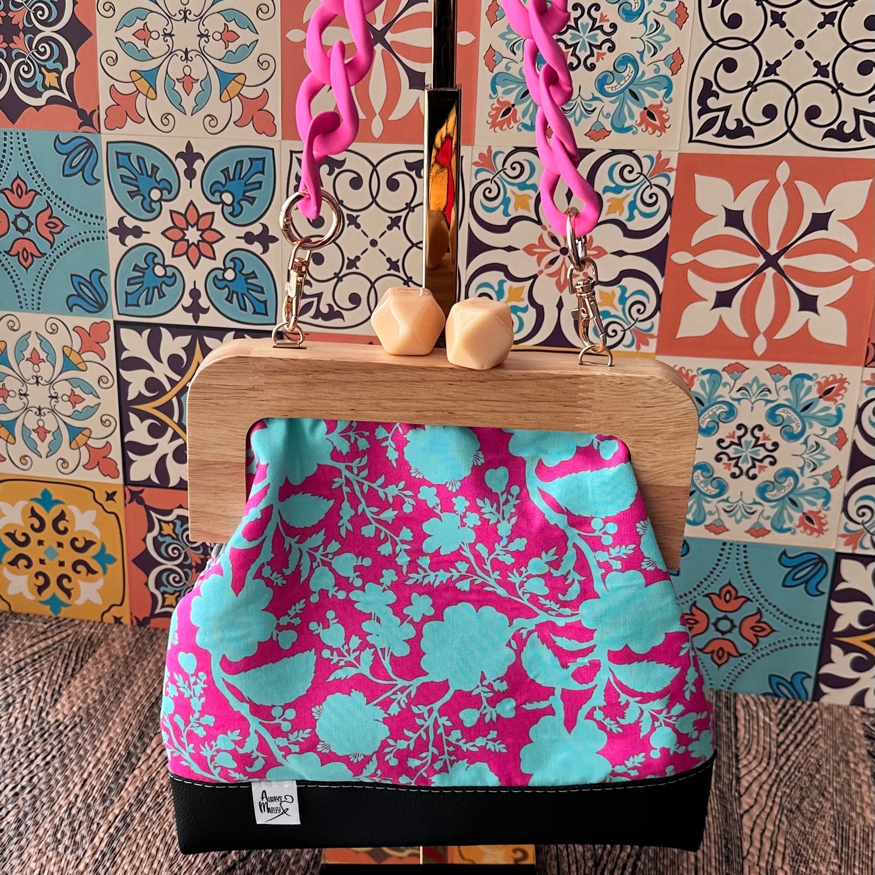 Kiss Lock Clutch With Acrylic Chain