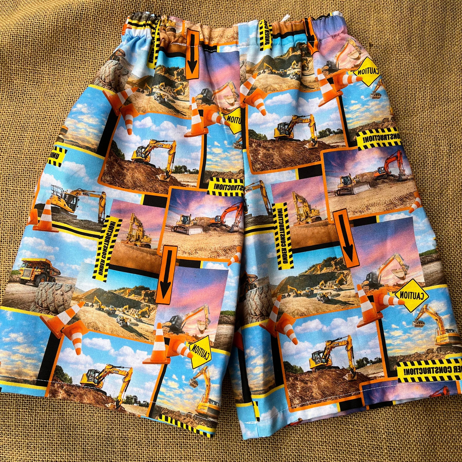 Toddler Boys shorts | under construction