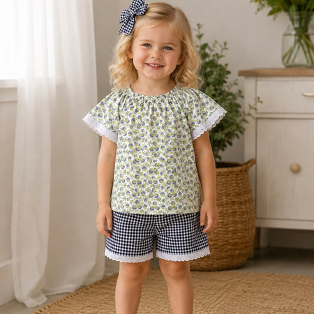 Simple Seaside girls summer Outfit