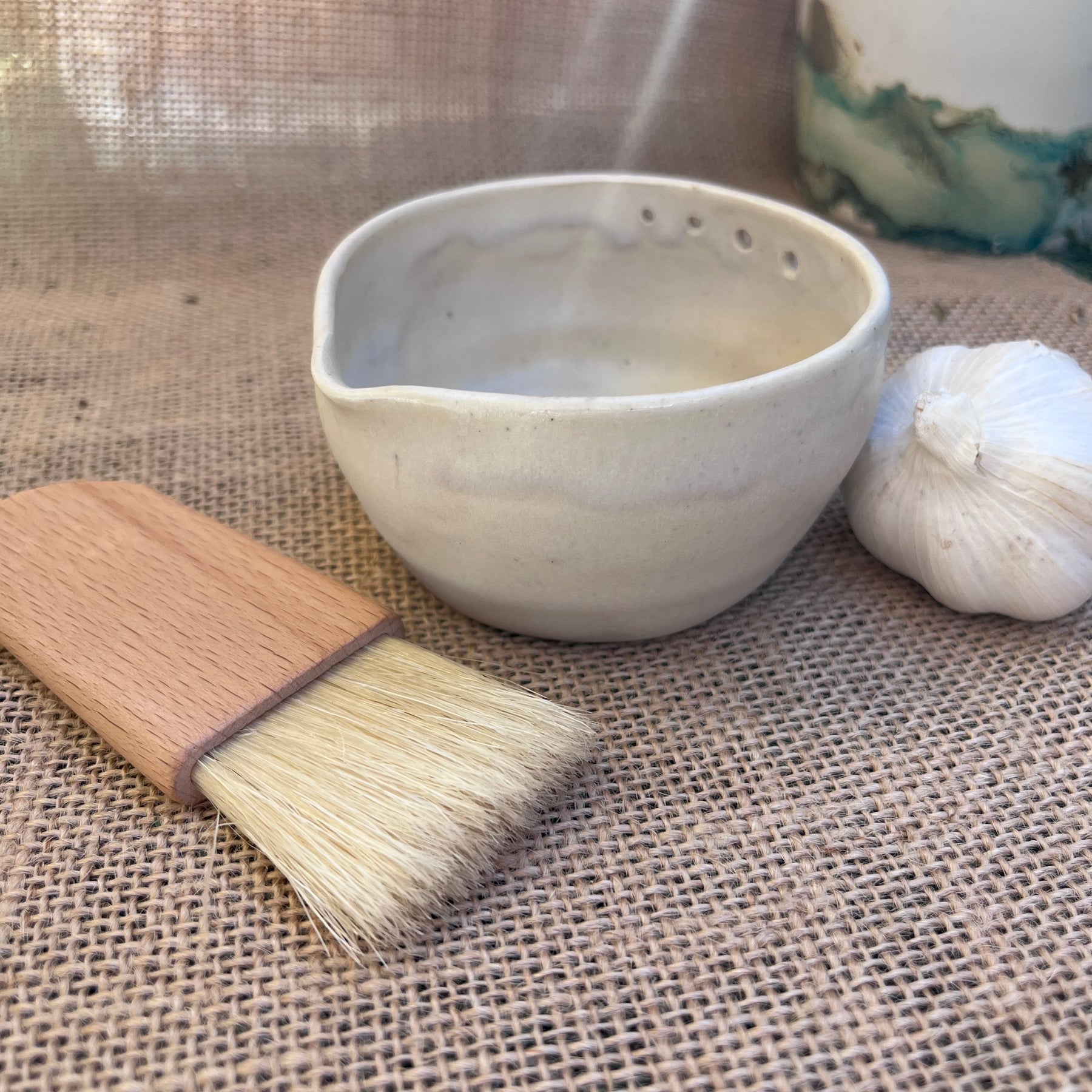 White Ceramic Grater Bowl with Cleaning Brush