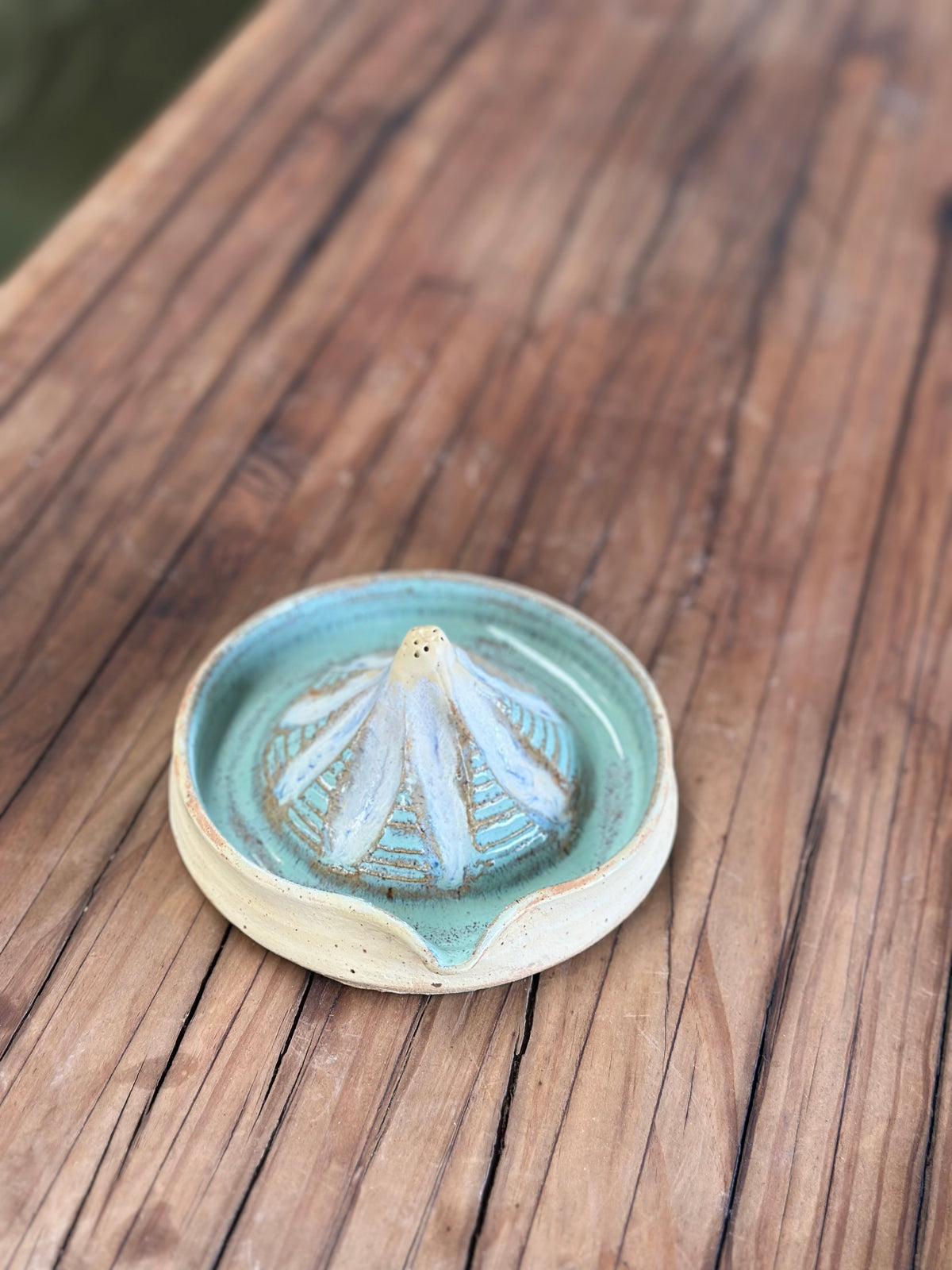 Daisy Citrus Press - Ceramic Lemon Squeezer
