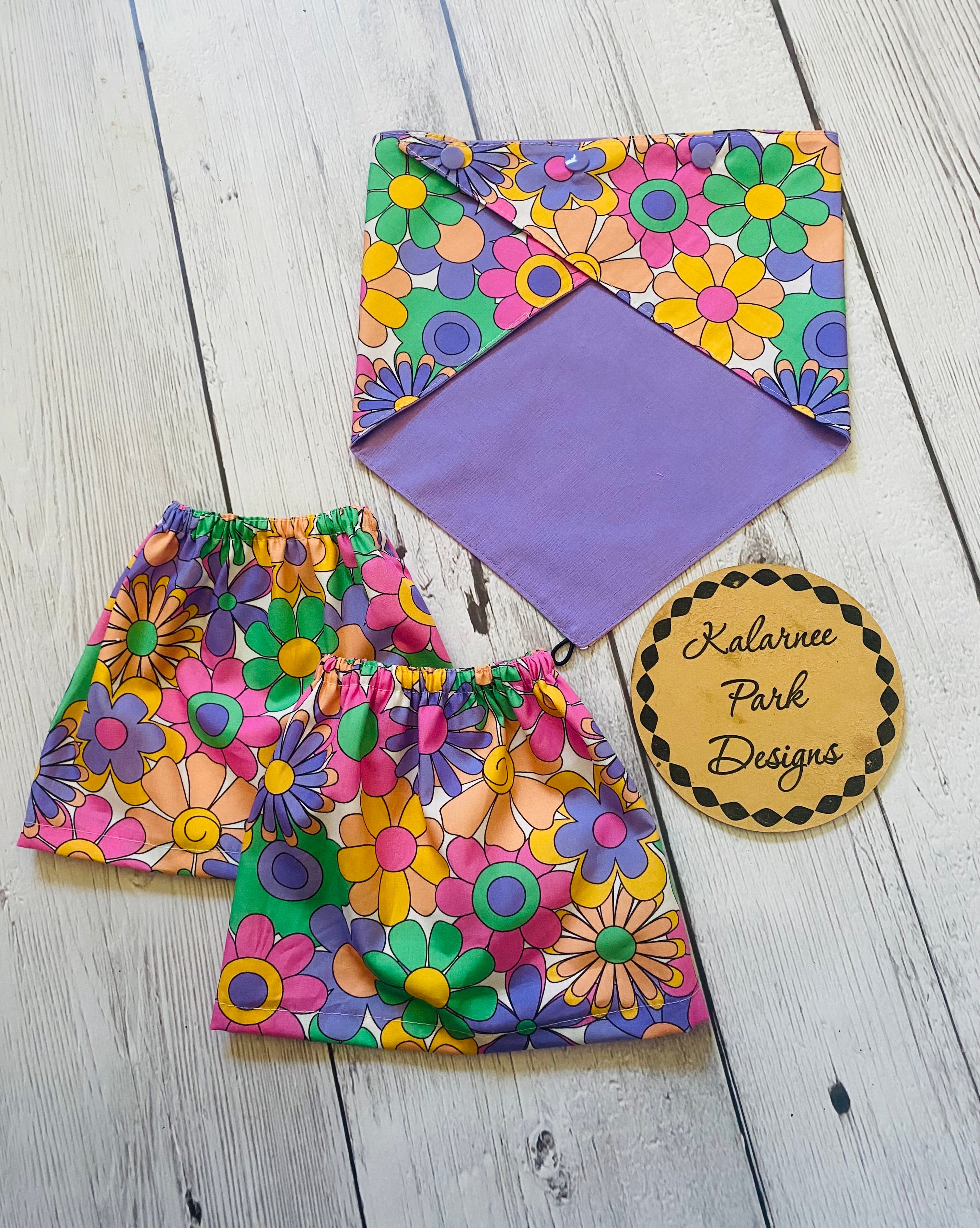 ''Retro Floral'' Ladies Neck Scarf & Sock Saver Set