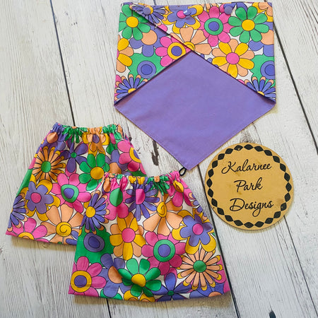 ''Retro Floral'' Ladies Neck Scarf & Sock Saver Set