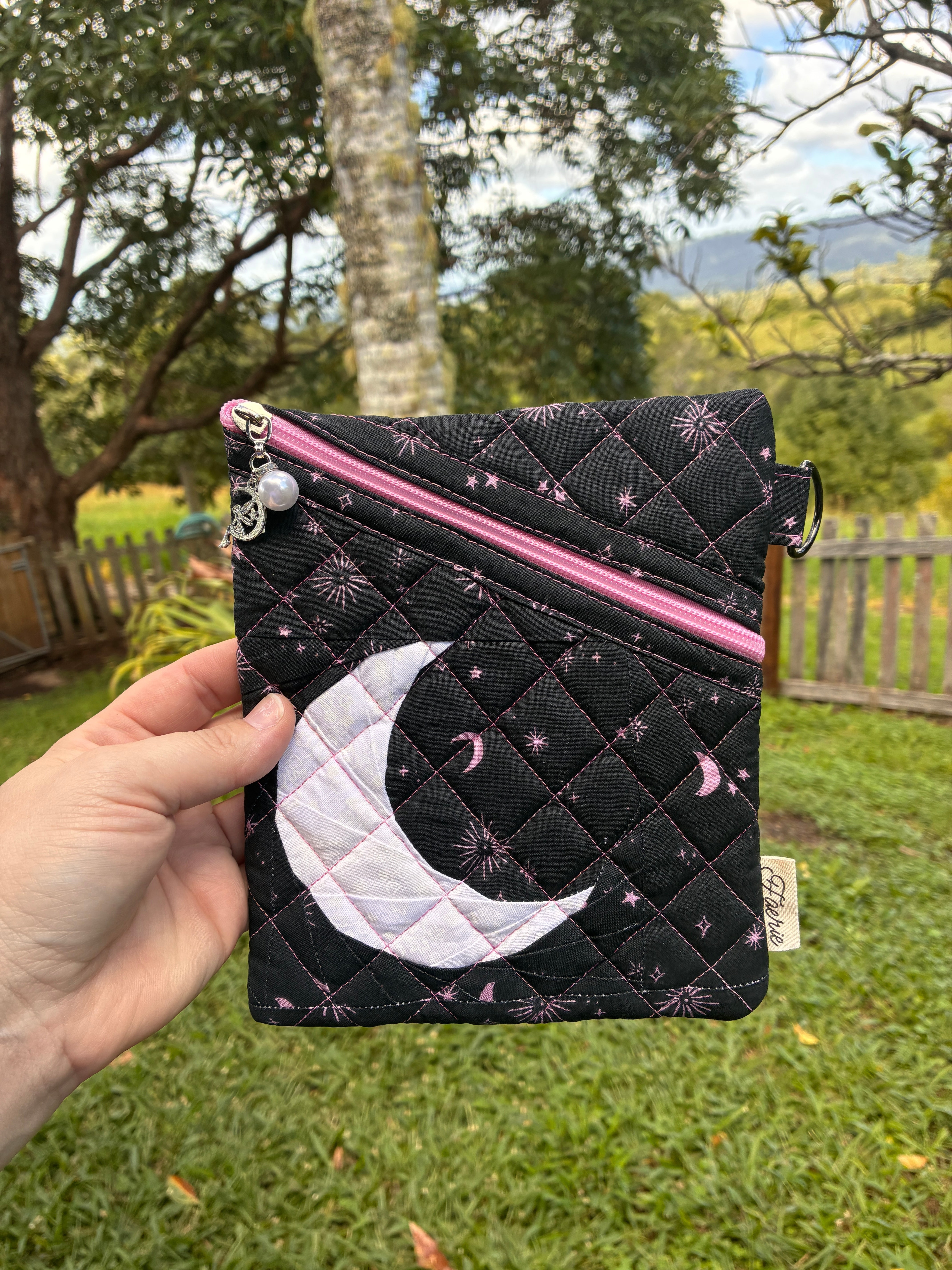 The Moon eReader Bag (Black & pink)