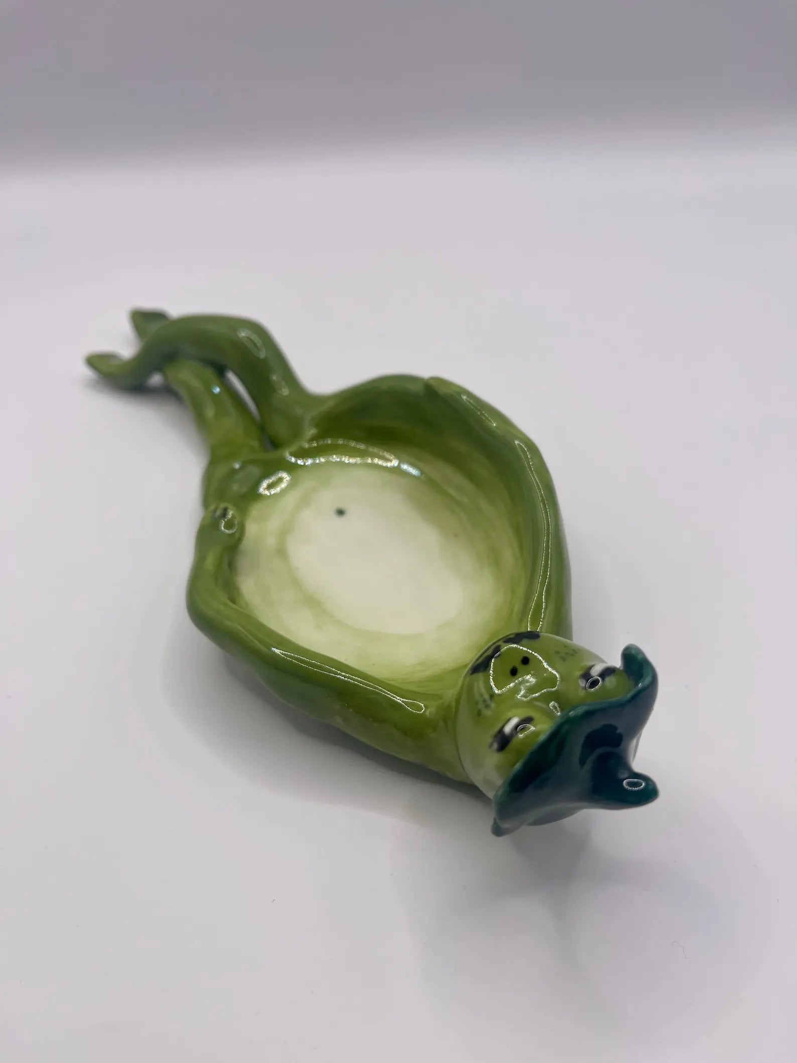 Pordelain Frog ornament, small dish