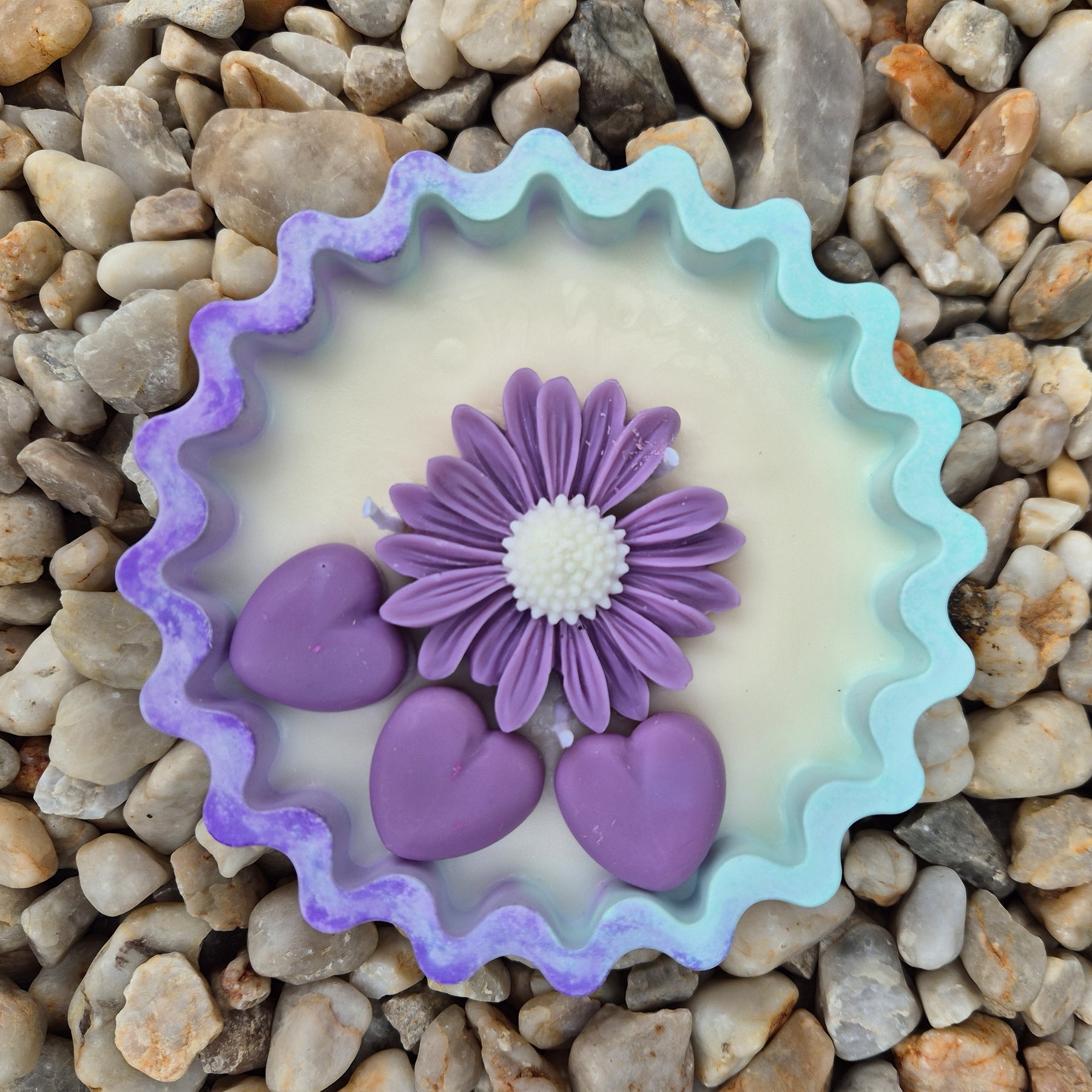 Soy wax eco-concrete bowl candle with sandalwood and rose fragrance