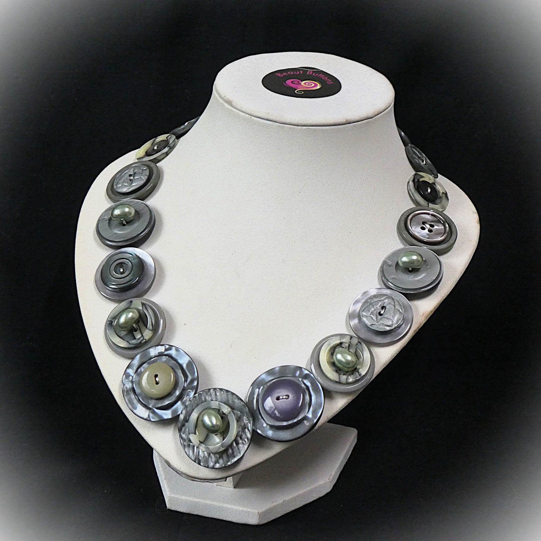 Handmade button necklace - Pearls and Oysters