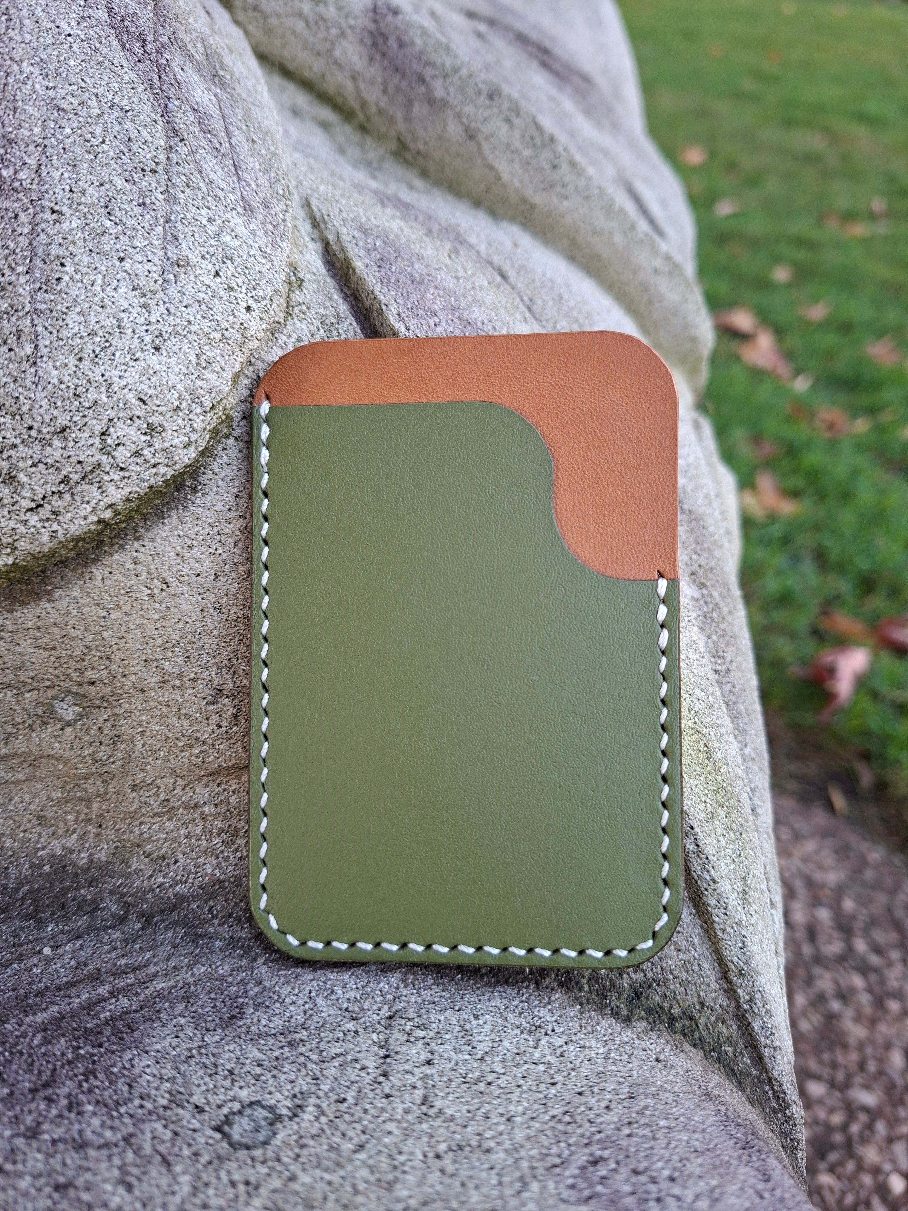 Three-Pocket Cardholder - Biscuit/Olive Green with White Thread