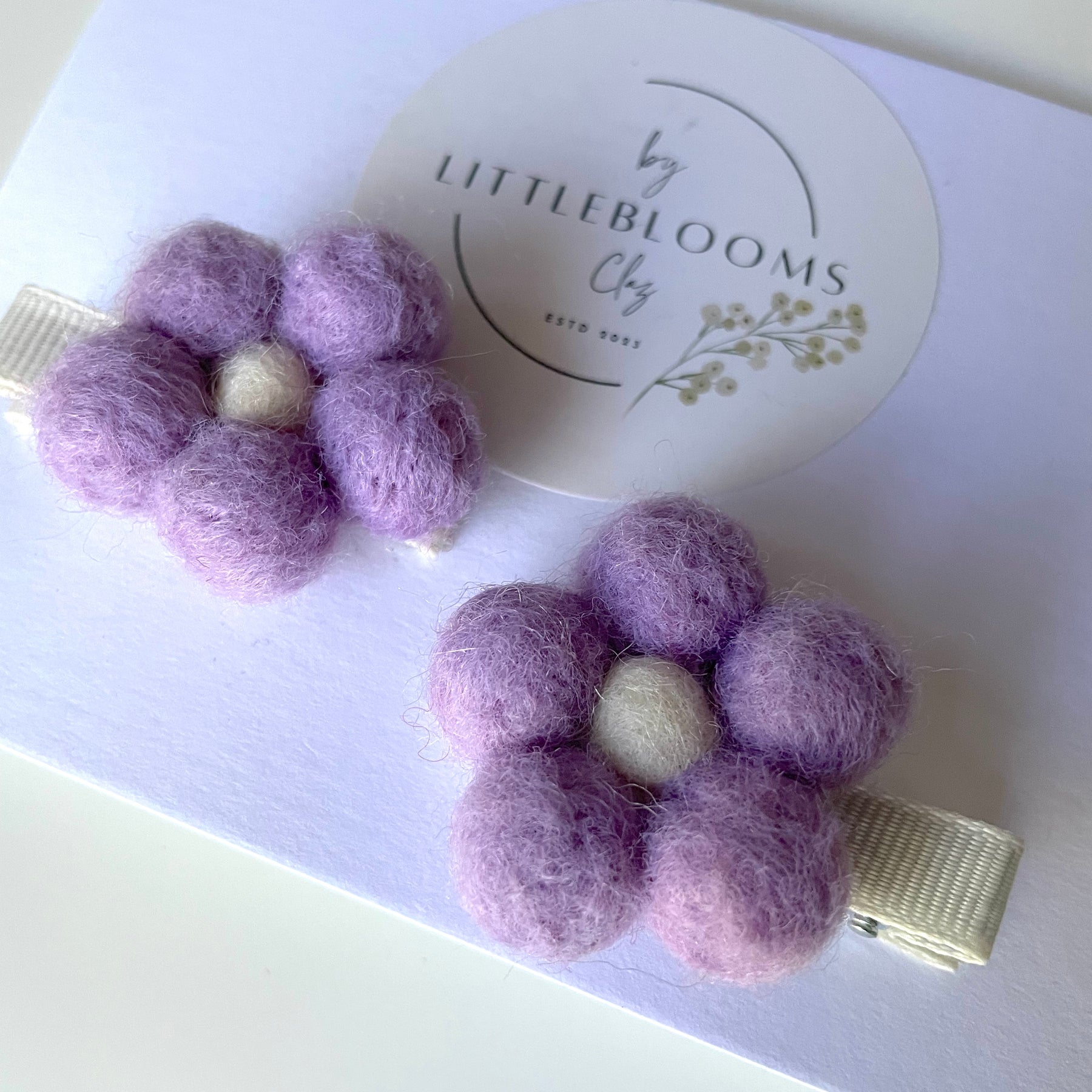 Pom Pom daisies clips - set of 2