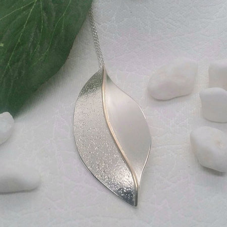 Sterling silver leaf style pendant