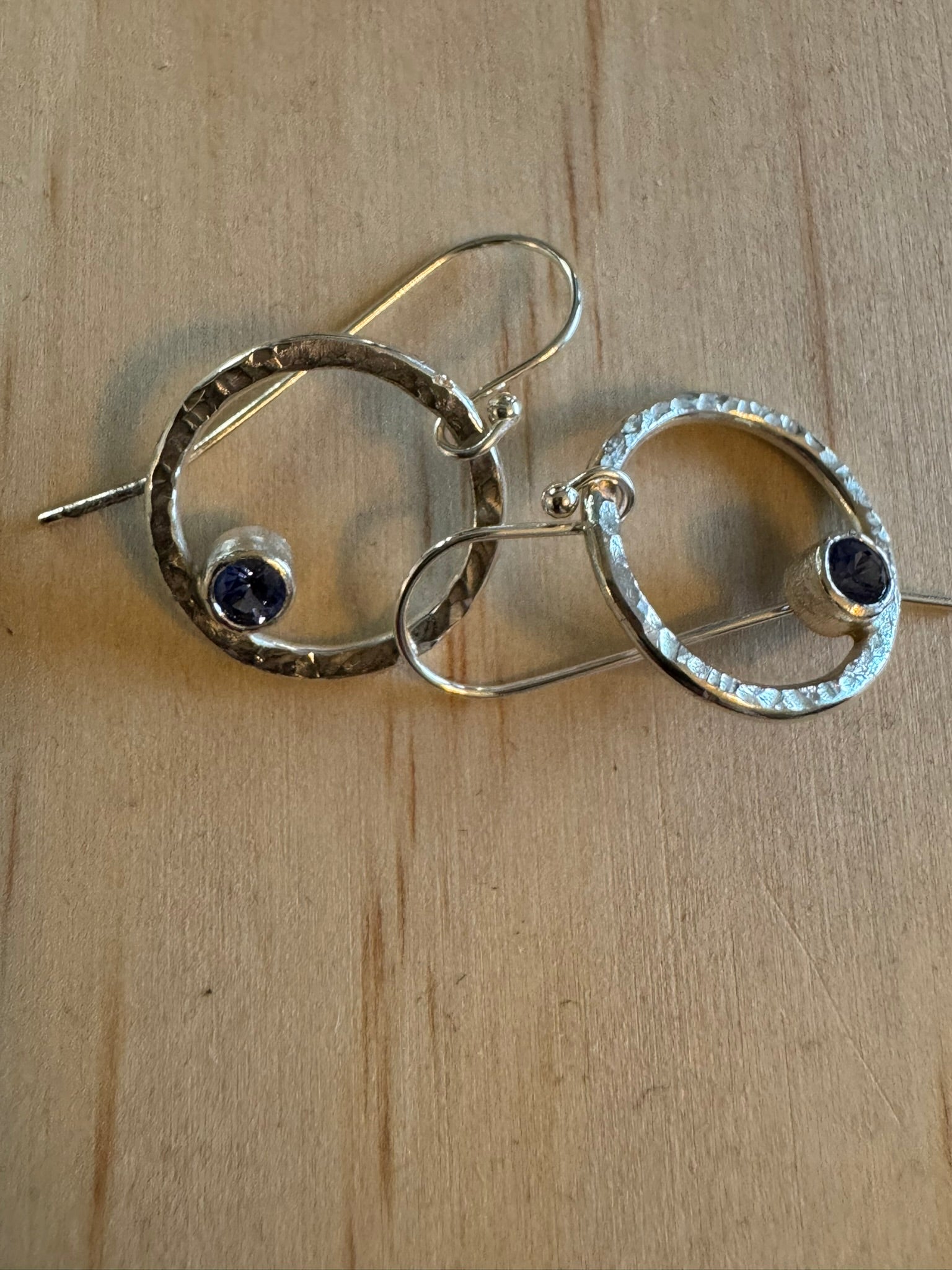 Dazzling iolite circle hammered earrings