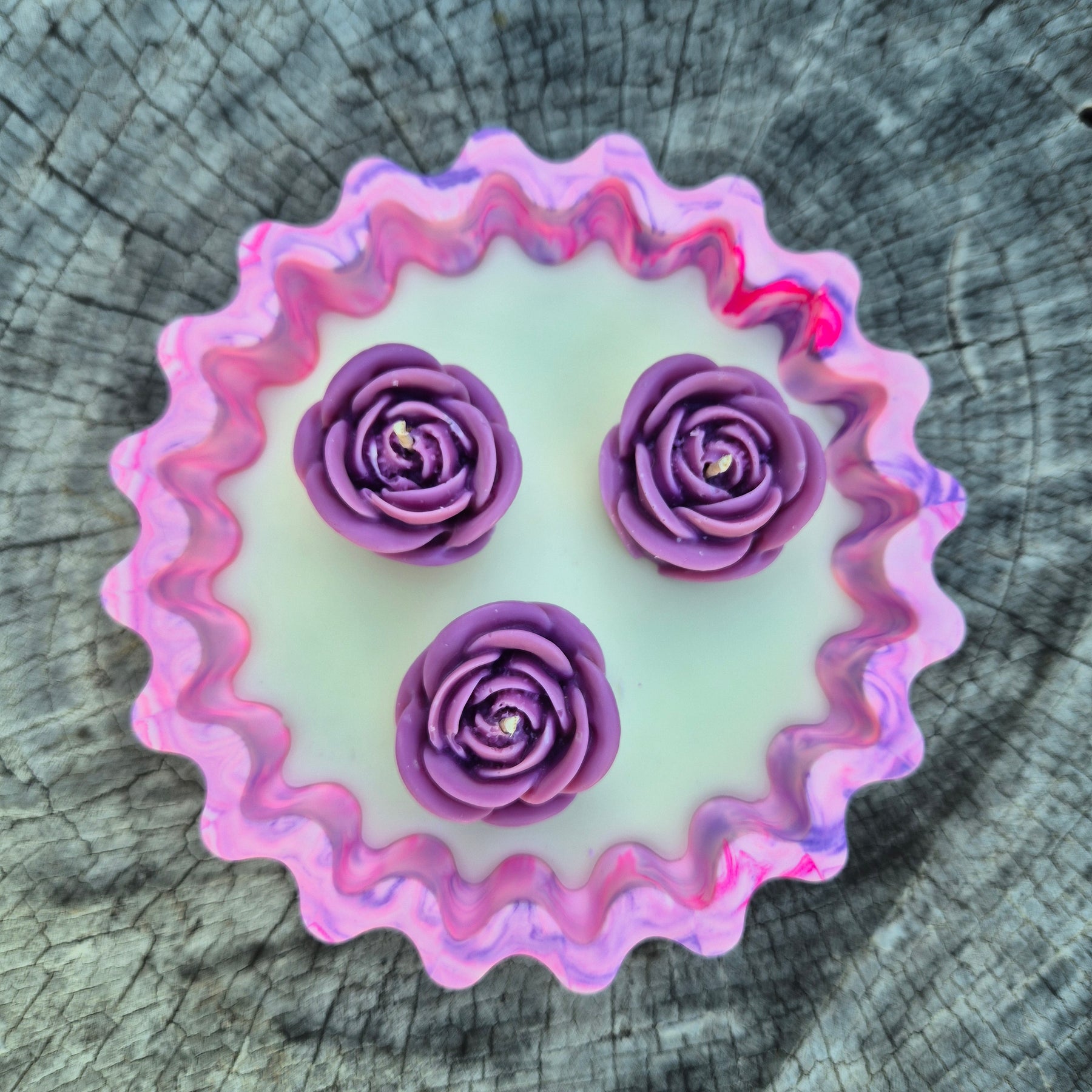 Pink Eco-concrete rose bowl with rose fragranced soy wax