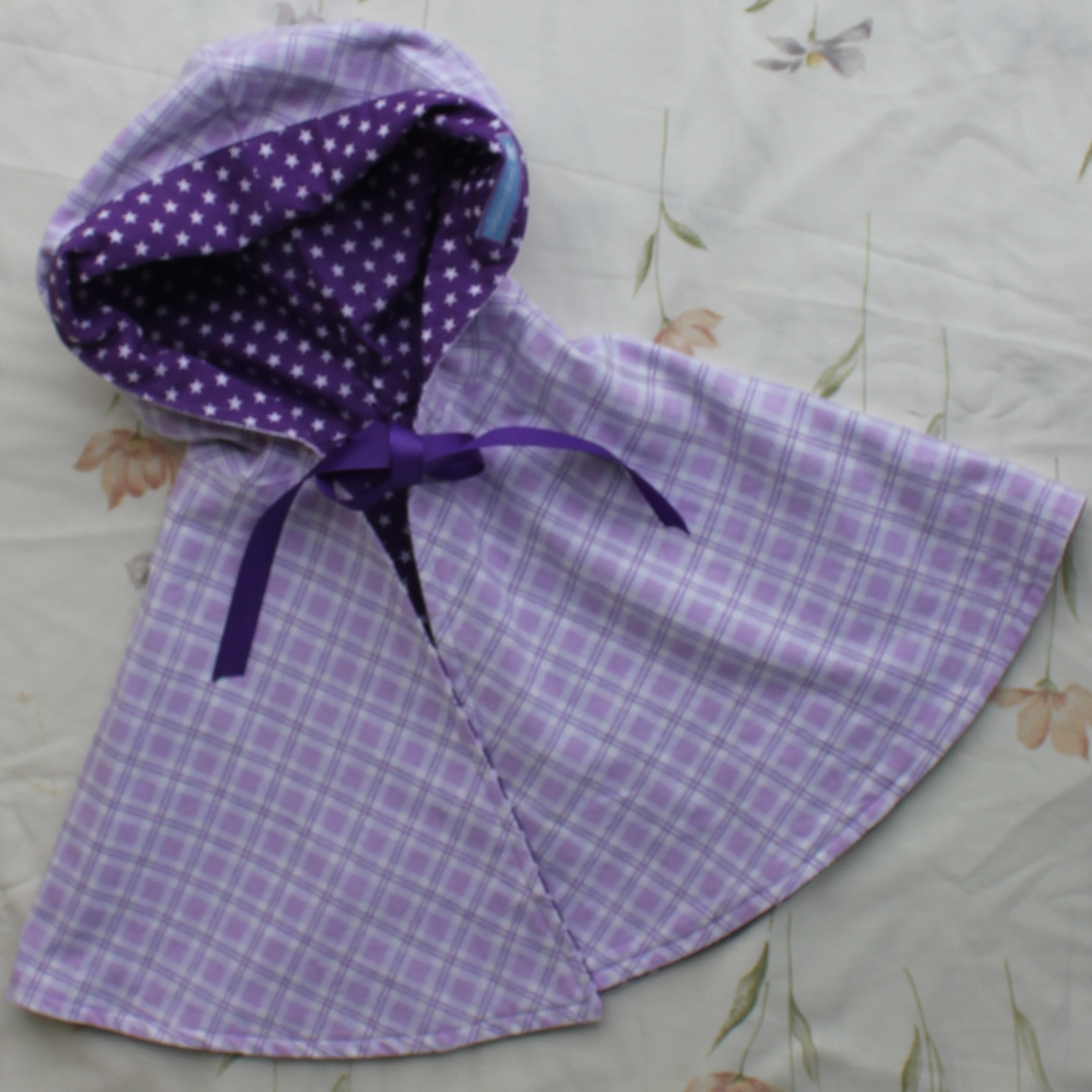 Girls Fully Reversible Capelet, Size 3-4, Stars/Checks.