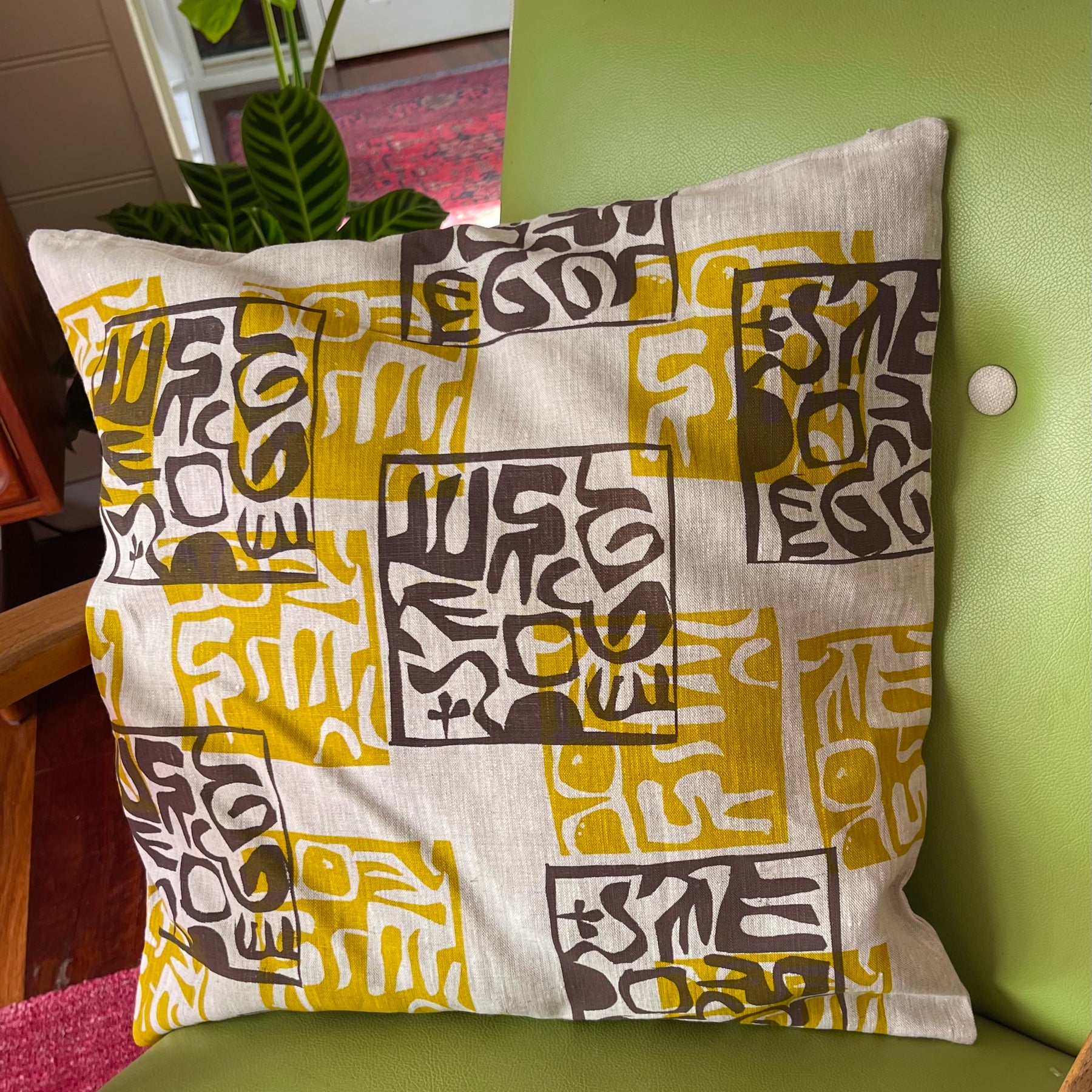 Cushion cover - gold and bronze motifs